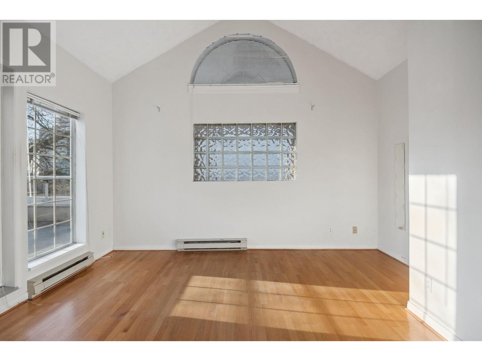 Listing Picture 12 of 25 : 403 1525 PENDRELL STREET, Vancouver / 溫哥華 - 魯藝地產 Yvonne Lu Group - MLS Medallion Club Member