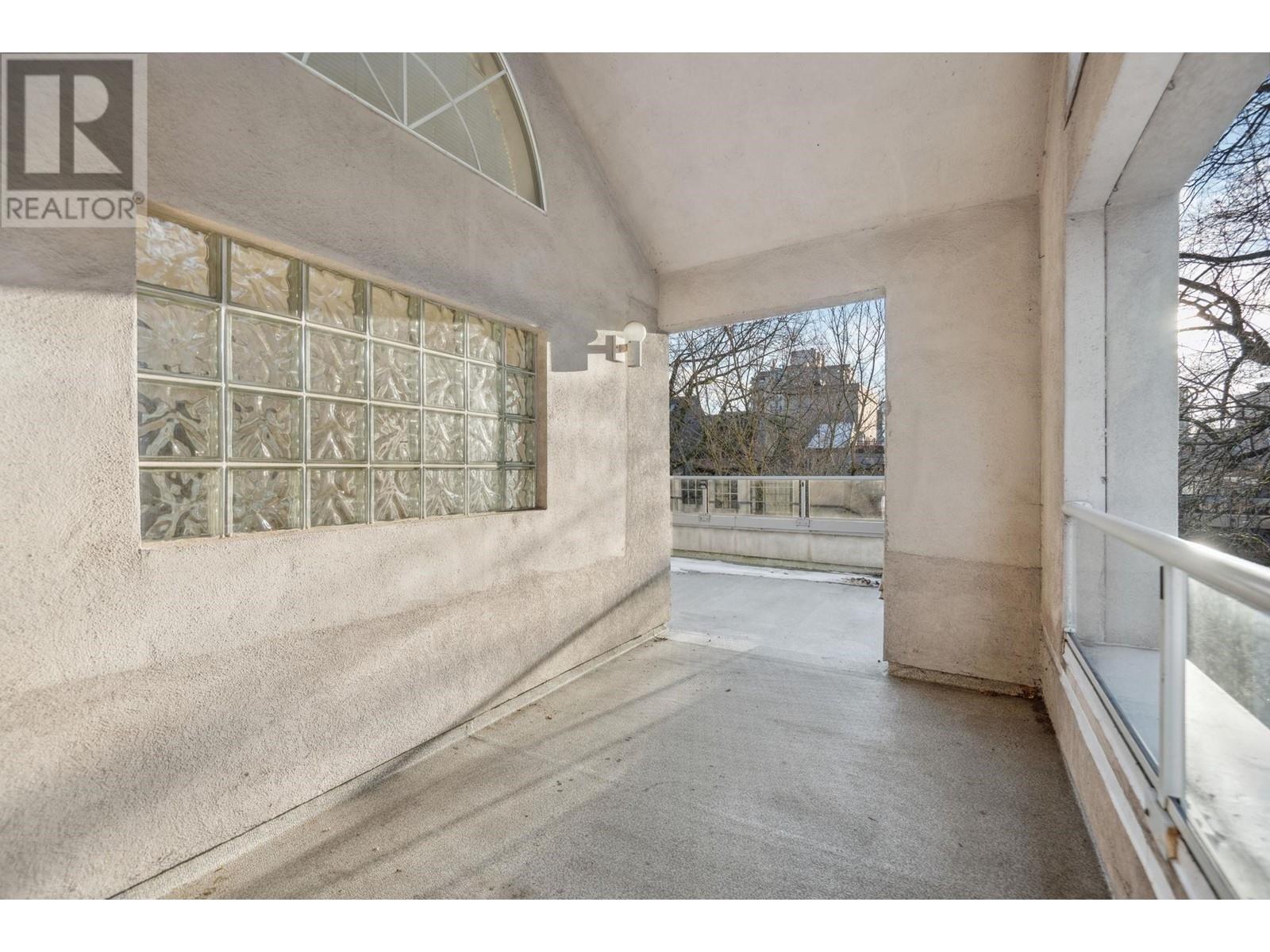 Listing Picture 16 of 25 : 403 1525 PENDRELL STREET, Vancouver / 溫哥華 - 魯藝地產 Yvonne Lu Group - MLS Medallion Club Member