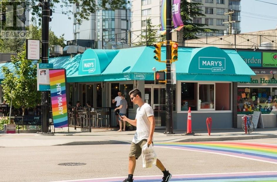 Listing Picture 23 of 25 : 403 1525 PENDRELL STREET, Vancouver / 溫哥華 - 魯藝地產 Yvonne Lu Group - MLS Medallion Club Member