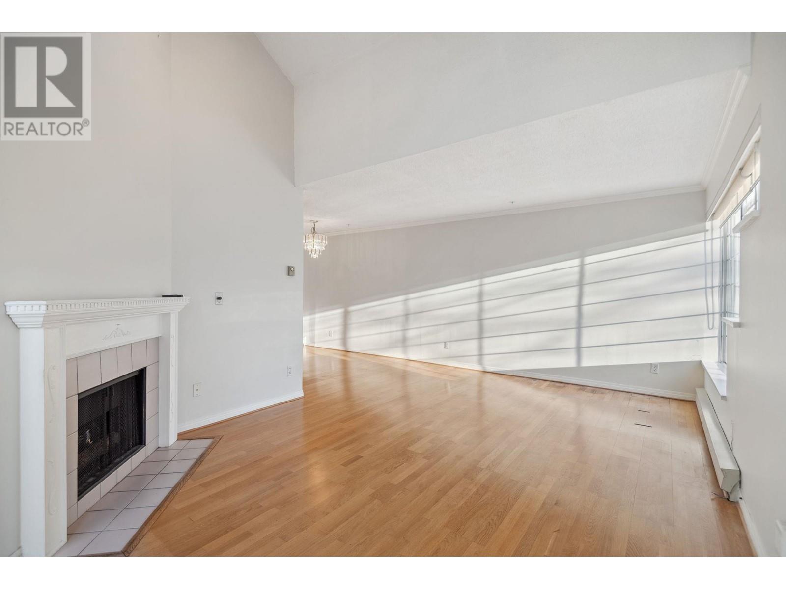 Listing Picture 4 of 25 : 403 1525 PENDRELL STREET, Vancouver / 溫哥華 - 魯藝地產 Yvonne Lu Group - MLS Medallion Club Member