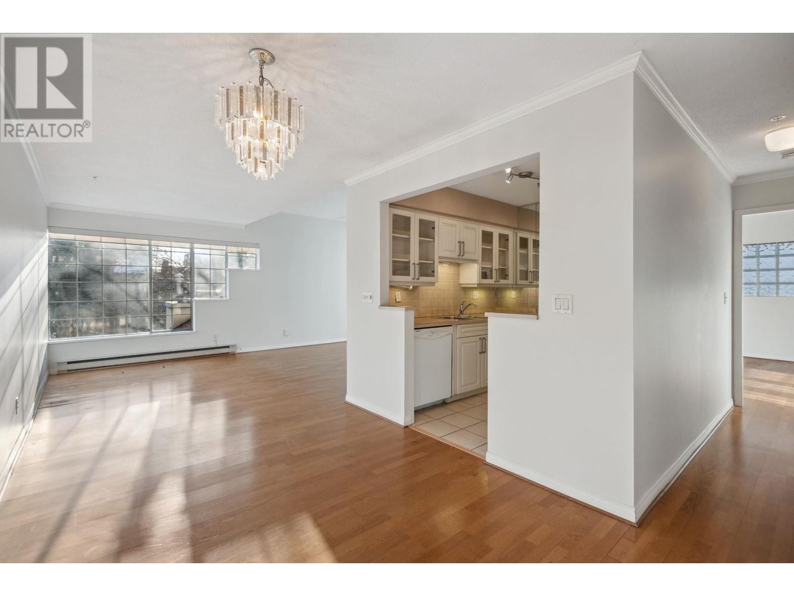 Listing Picture 7 of 25 : 403 1525 PENDRELL STREET, Vancouver / 溫哥華 - 魯藝地產 Yvonne Lu Group - MLS Medallion Club Member