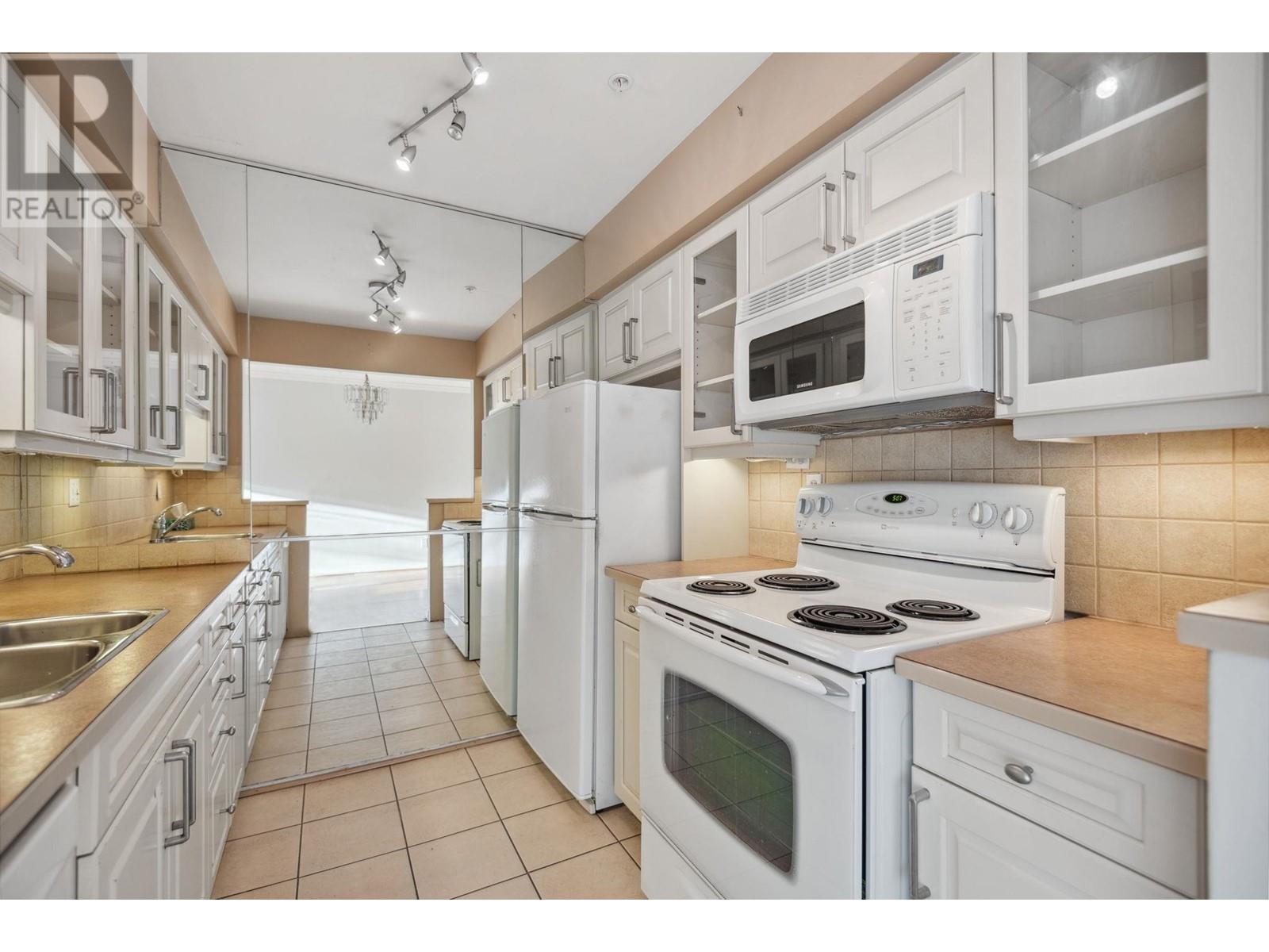 Listing Picture 8 of 25 : 403 1525 PENDRELL STREET, Vancouver / 溫哥華 - 魯藝地產 Yvonne Lu Group - MLS Medallion Club Member