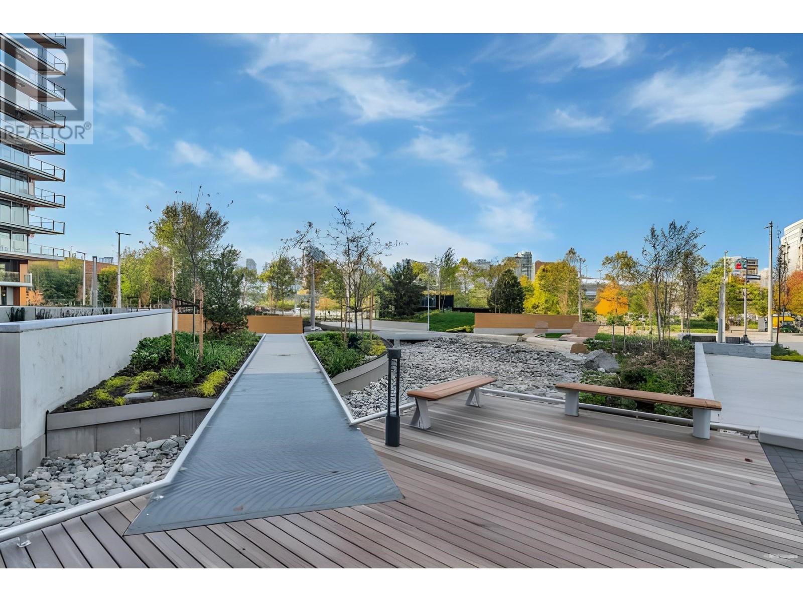 Listing Picture 11 of 11 : 1302 1768 COOK STREET, Vancouver / 溫哥華 - 魯藝地產 Yvonne Lu Group - MLS Medallion Club Member