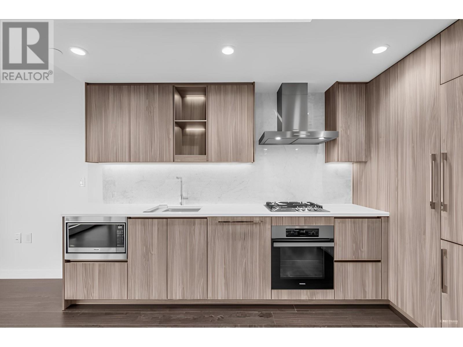 Listing Picture 3 of 11 : 1302 1768 COOK STREET, Vancouver / 溫哥華 - 魯藝地產 Yvonne Lu Group - MLS Medallion Club Member