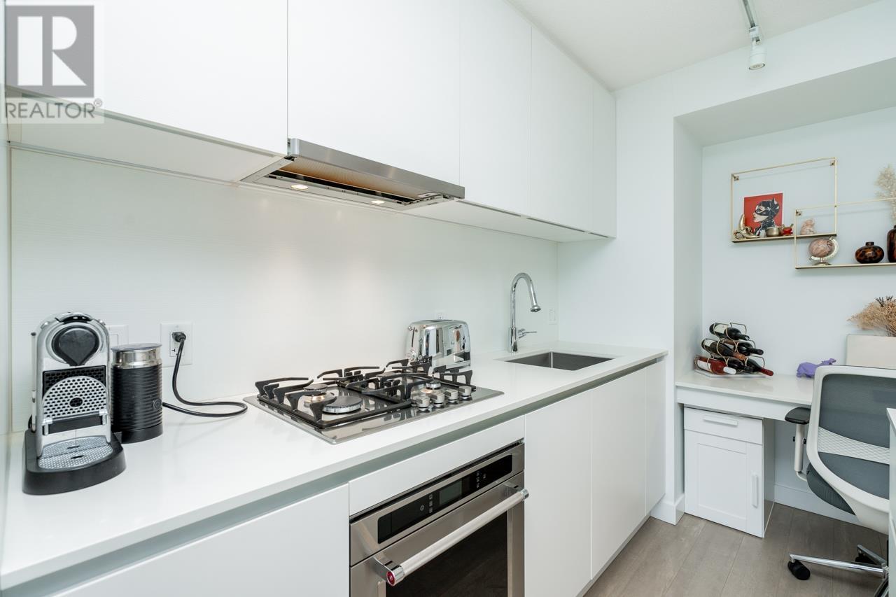 2810 908 Quayside Drive, New Westminster, British Columbia  V3M 0L4 - Photo 6 - R2967848