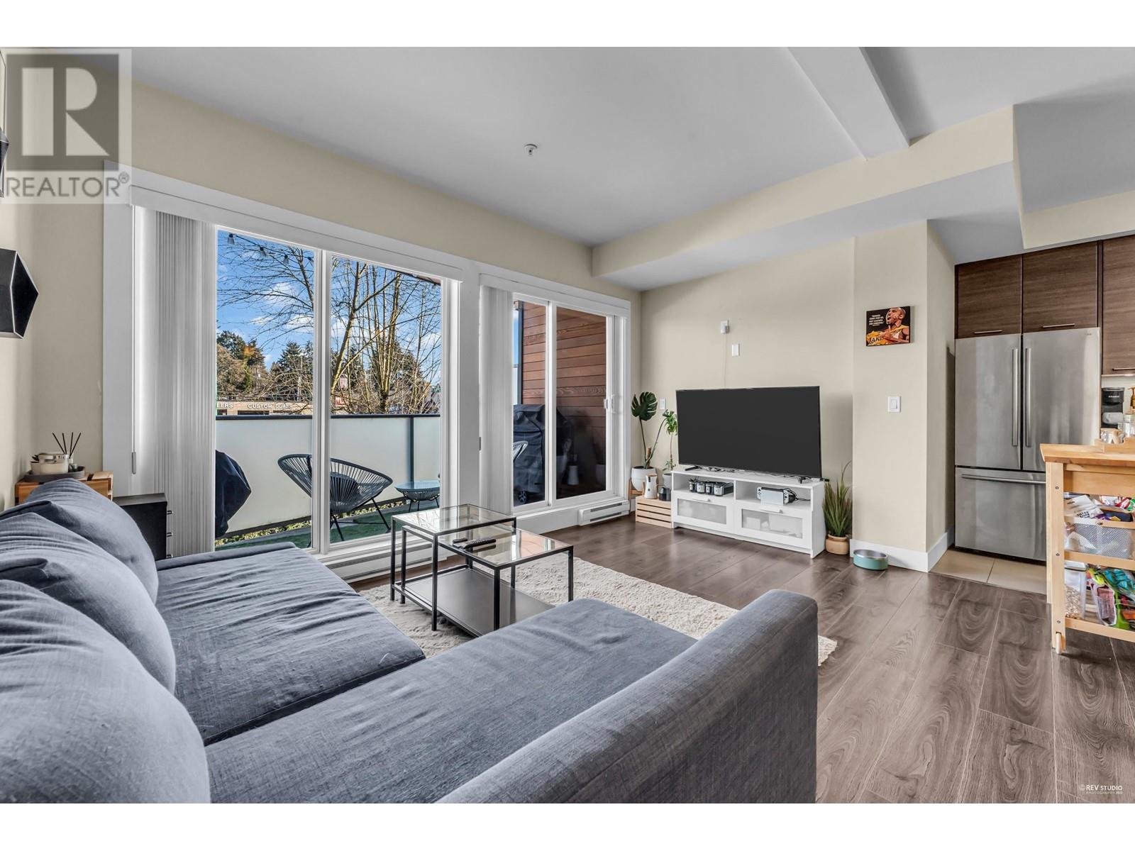Listing Picture 3 of 22 : 212 7377 14TH AVENUE, Burnaby / 本拿比 - 魯藝地產 Yvonne Lu Group - MLS Medallion Club Member