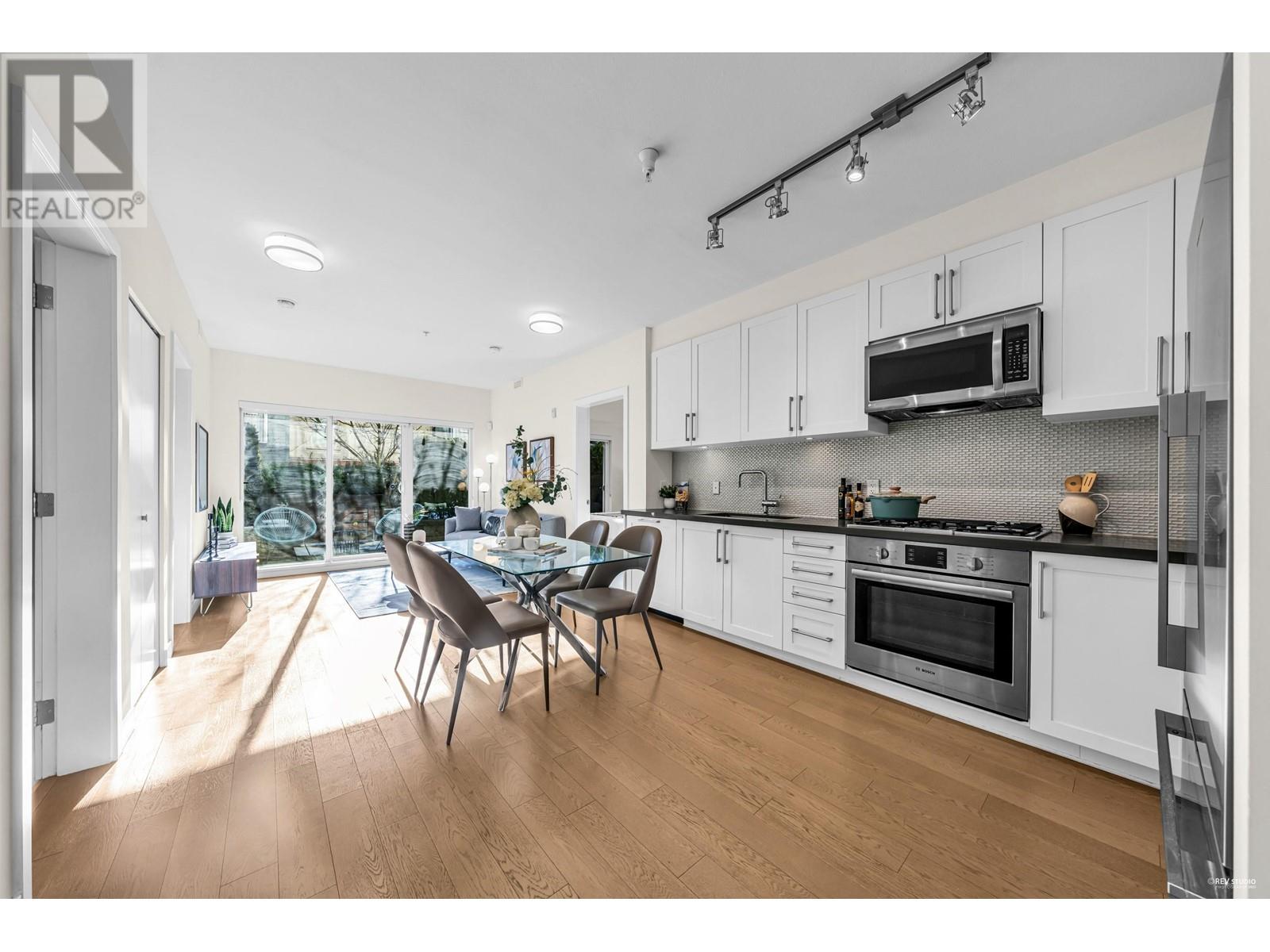 105 10177 RIVER DRIVE, Richmond