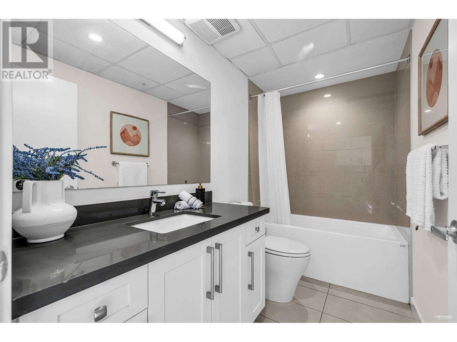 Listing Picture 15 of 25 : 105 10177 RIVER DRIVE, Richmond / 烈治文 - 魯藝地產 Yvonne Lu Group - MLS Medallion Club Member