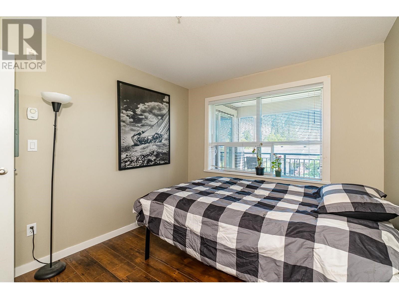 Listing Picture 17 of 32 : 312 5665 IRMIN STREET, Burnaby / 本拿比 - 魯藝地產 Yvonne Lu Group - MLS Medallion Club Member