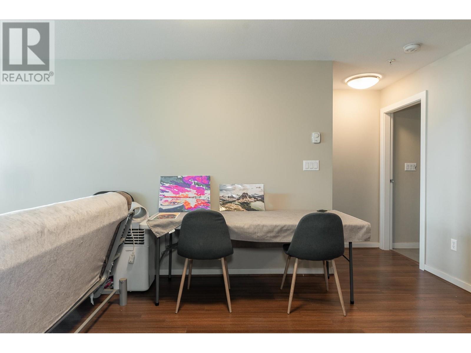 Listing Picture 9 of 32 : 312 5665 IRMIN STREET, Burnaby / 本拿比 - 魯藝地產 Yvonne Lu Group - MLS Medallion Club Member