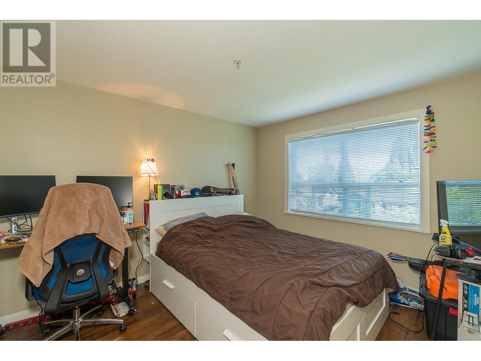 Listing Picture 21 of 32 : 312 5665 IRMIN STREET, Burnaby / 本拿比 - 魯藝地產 Yvonne Lu Group - MLS Medallion Club Member
