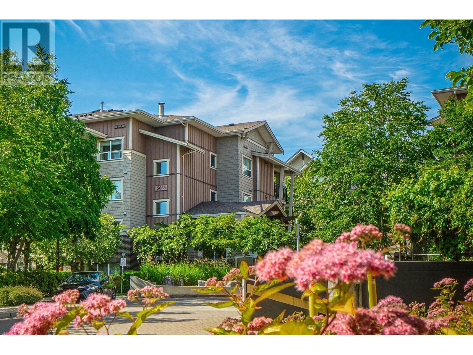 Listing Picture 32 of 32 : 312 5665 IRMIN STREET, Burnaby / 本拿比 - 魯藝地產 Yvonne Lu Group - MLS Medallion Club Member