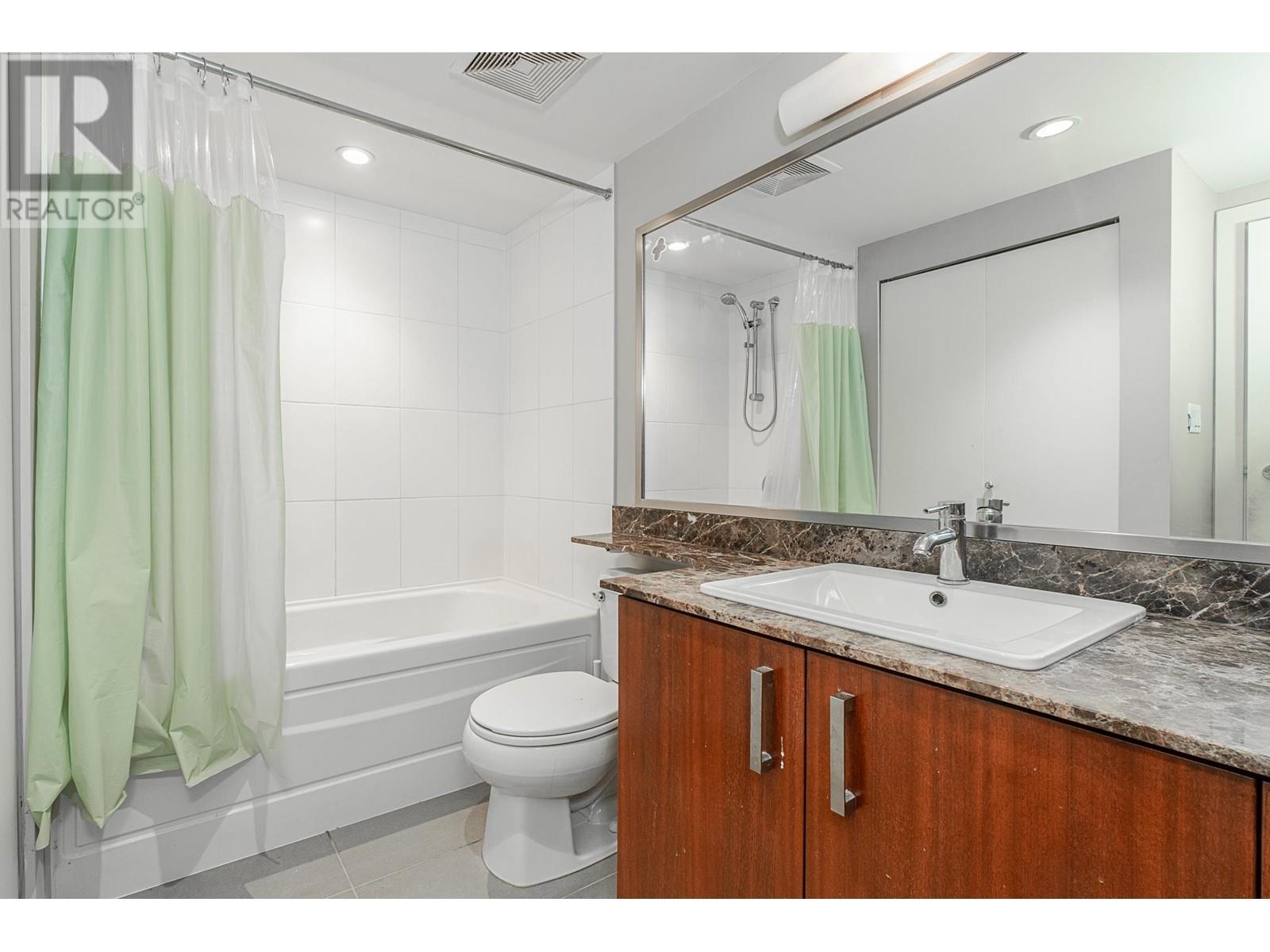 Listing Picture 18 of 32 : 312 5665 IRMIN STREET, Burnaby / 本拿比 - 魯藝地產 Yvonne Lu Group - MLS Medallion Club Member