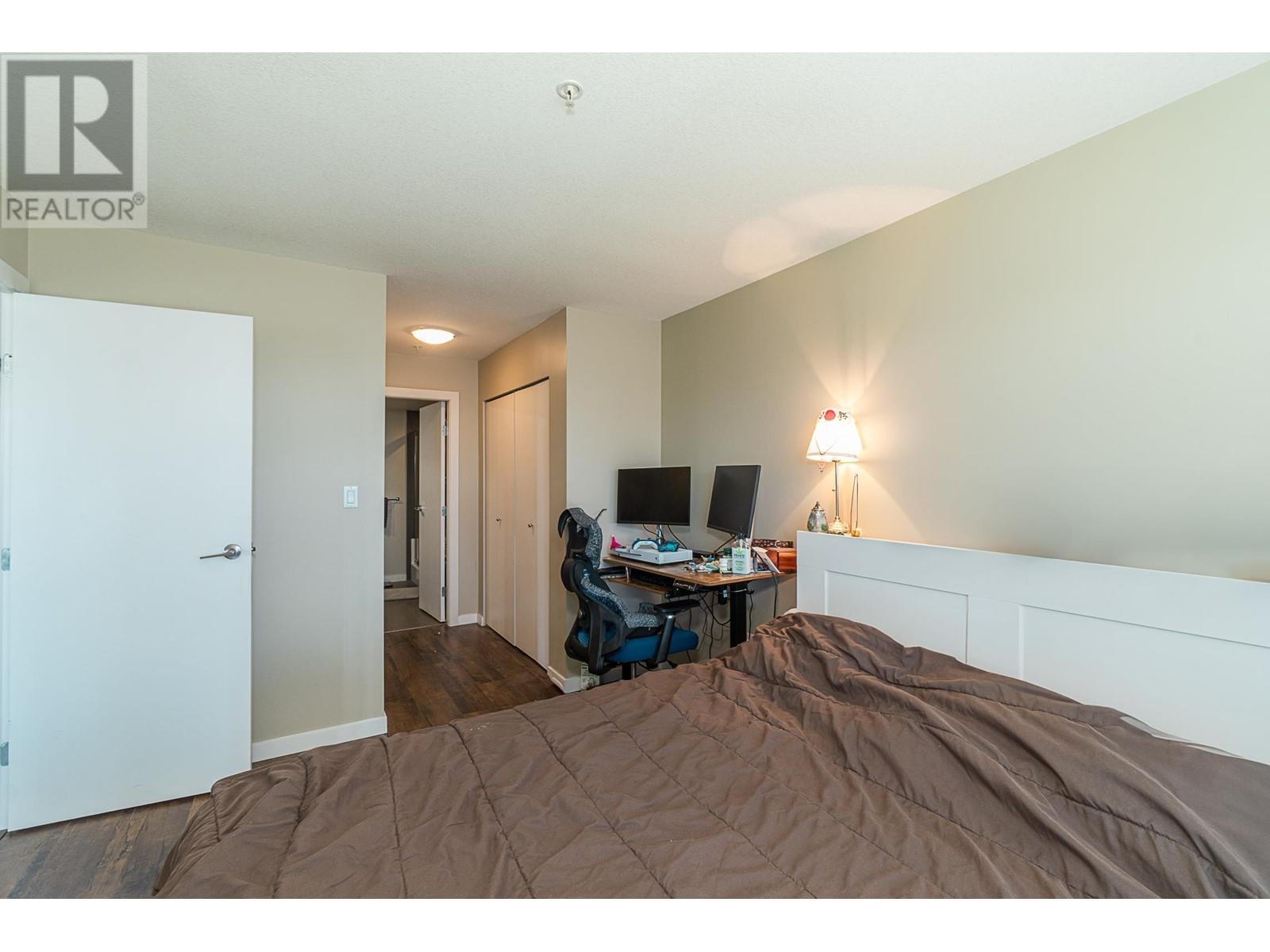 Listing Picture 23 of 32 : 312 5665 IRMIN STREET, Burnaby / 本拿比 - 魯藝地產 Yvonne Lu Group - MLS Medallion Club Member