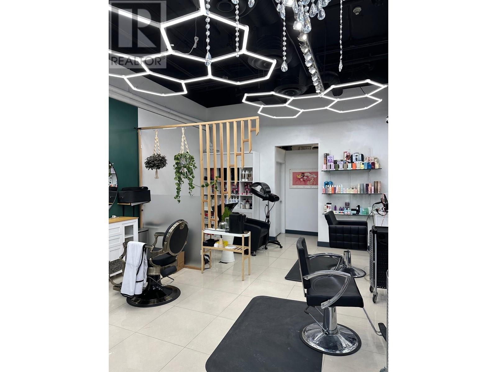 Listing Picture 2 of 4 : 11541 CONFIDENTIAL, Vancouver / 溫哥華 - 魯藝地產 Yvonne Lu Group - MLS Medallion Club Member