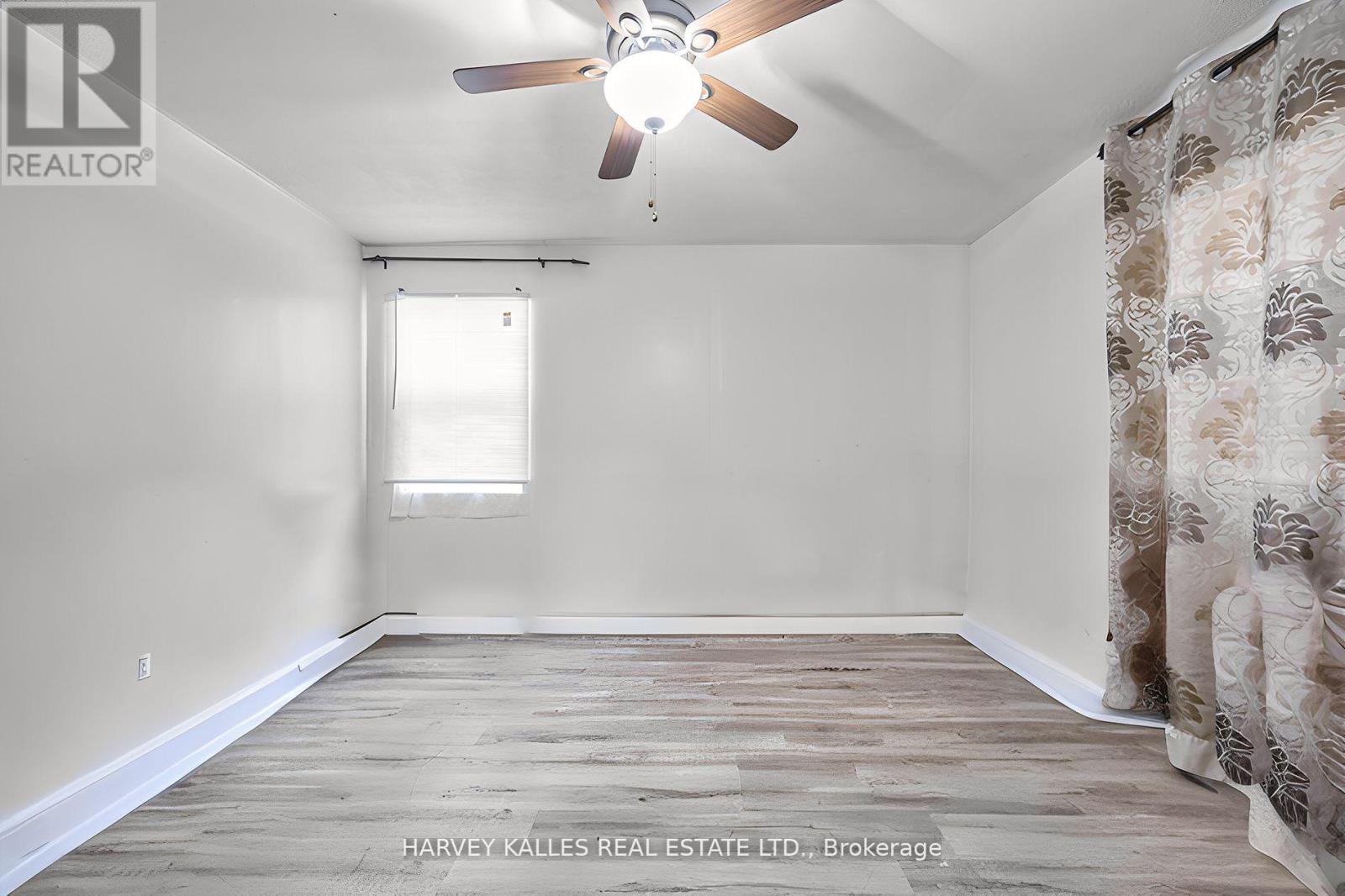 40 Dominion Road, Toronto (Long Branch), Ontario  M8W 1J7 - Photo 3 - W11977475