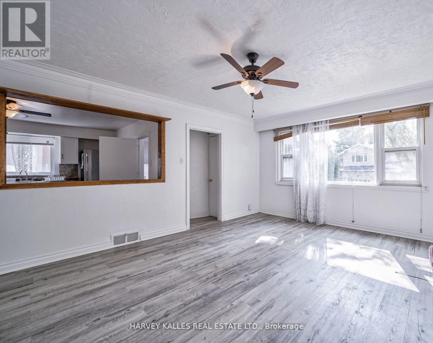 40 Dominion Road, Toronto (Long Branch), Ontario  M8W 1J7 - Photo 9 - W11977475