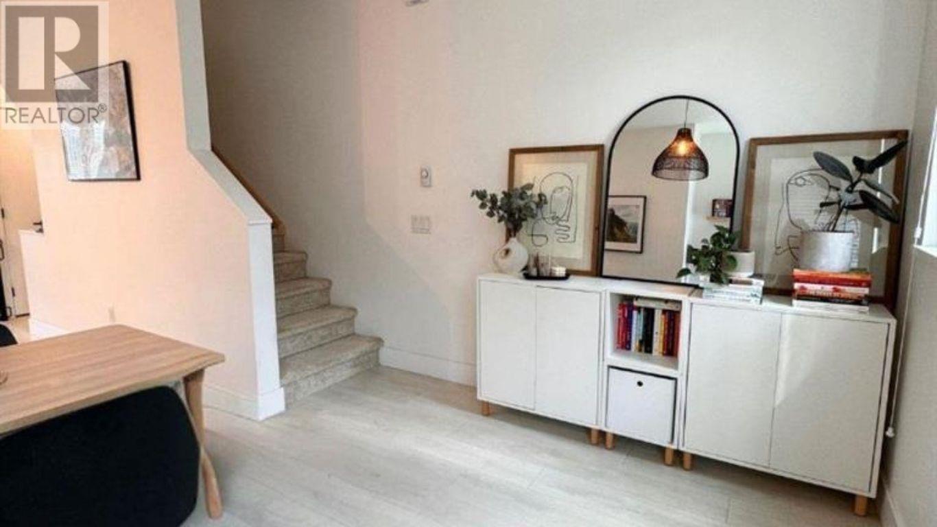 1372 MARINASIDE PLACE