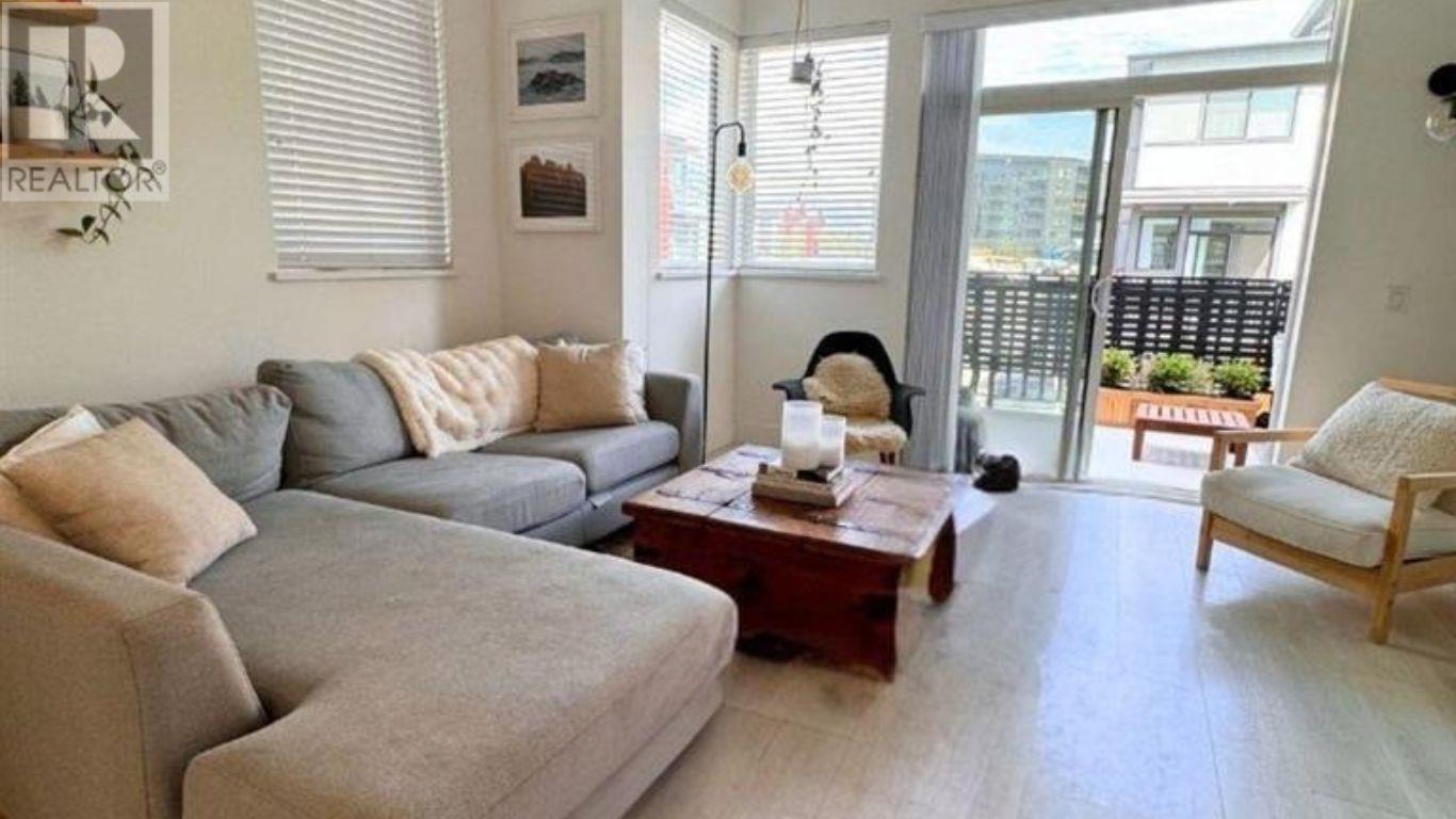 1372 MARINASIDE PLACE