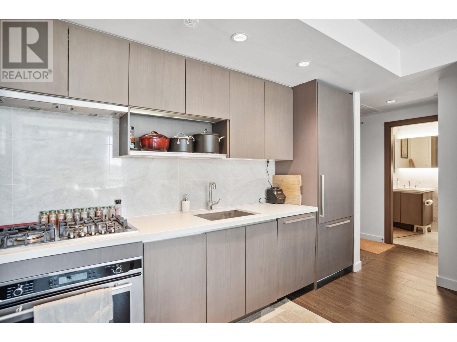 Listing Picture 11 of 32 : 1051 38 SMITHE STREET, Vancouver / 溫哥華 - 魯藝地產 Yvonne Lu Group - MLS Medallion Club Member