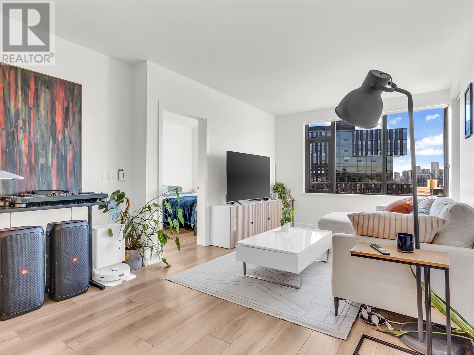 Listing Picture 2 of 32 : 606 210 E 5TH AVENUE, Vancouver / 溫哥華 - 魯藝地產 Yvonne Lu Group - MLS Medallion Club Member