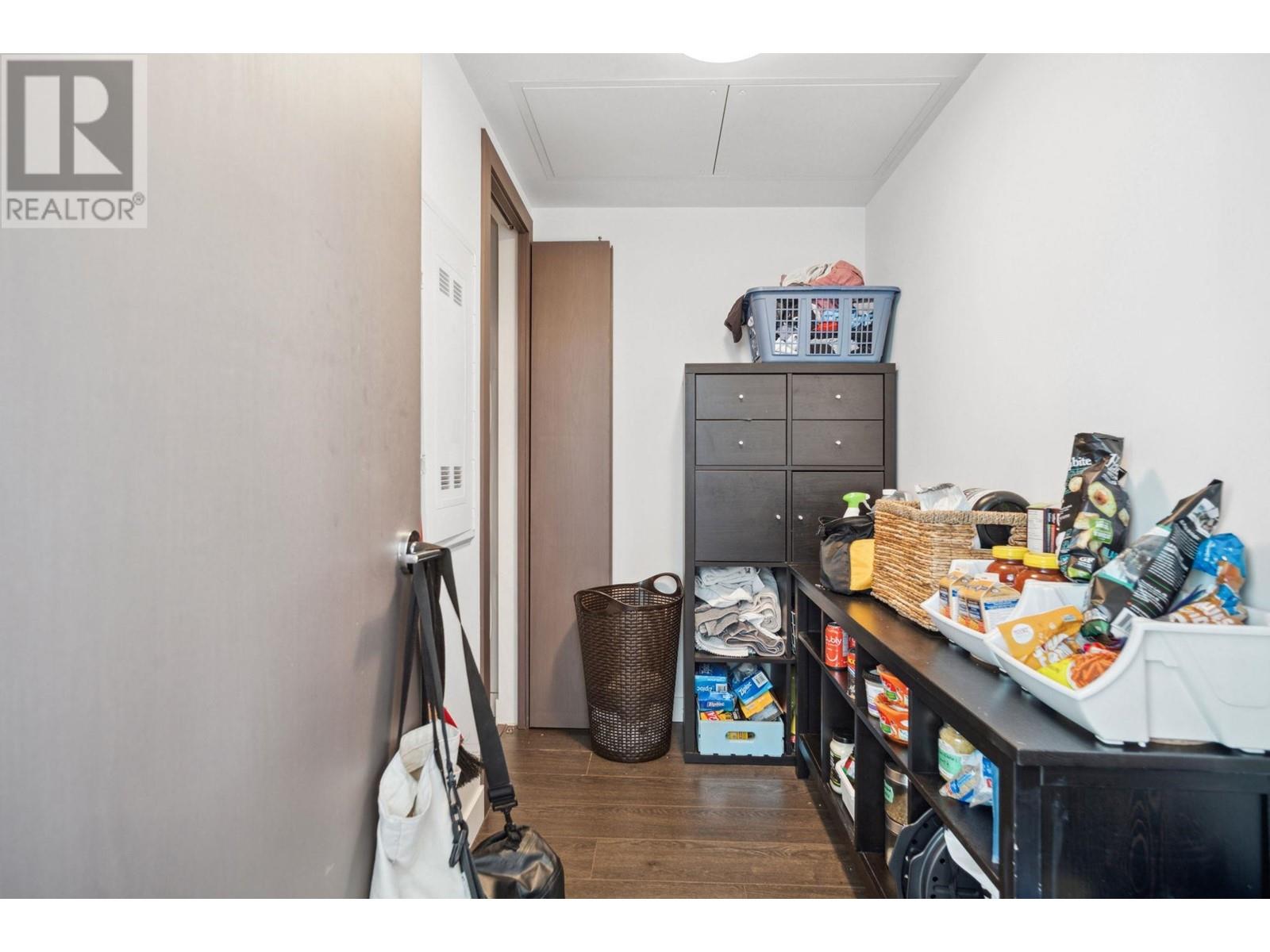 Listing Picture 21 of 32 : 1051 38 SMITHE STREET, Vancouver / 溫哥華 - 魯藝地產 Yvonne Lu Group - MLS Medallion Club Member