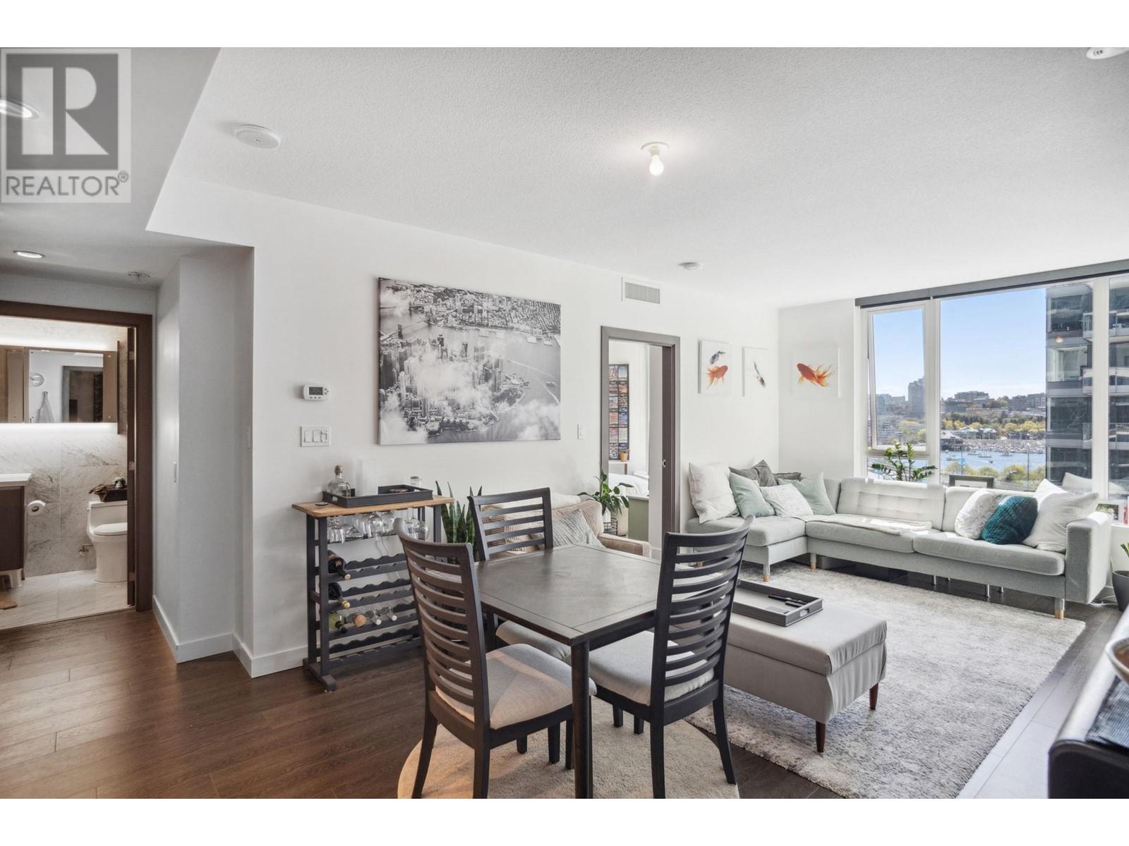 1051 38 SMITHE STREET, Vancouver