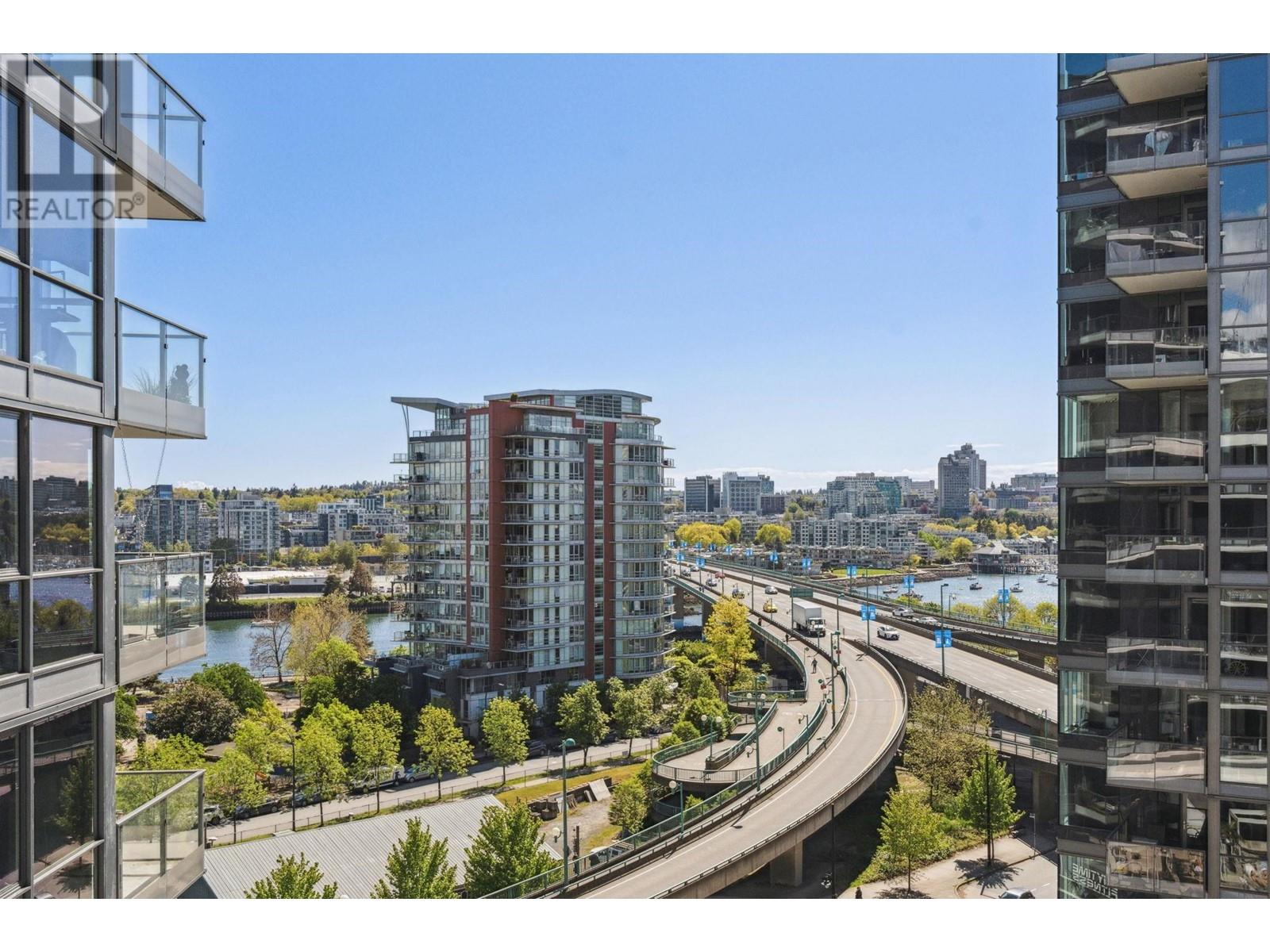 Listing Picture 23 of 32 : 1051 38 SMITHE STREET, Vancouver / 溫哥華 - 魯藝地產 Yvonne Lu Group - MLS Medallion Club Member