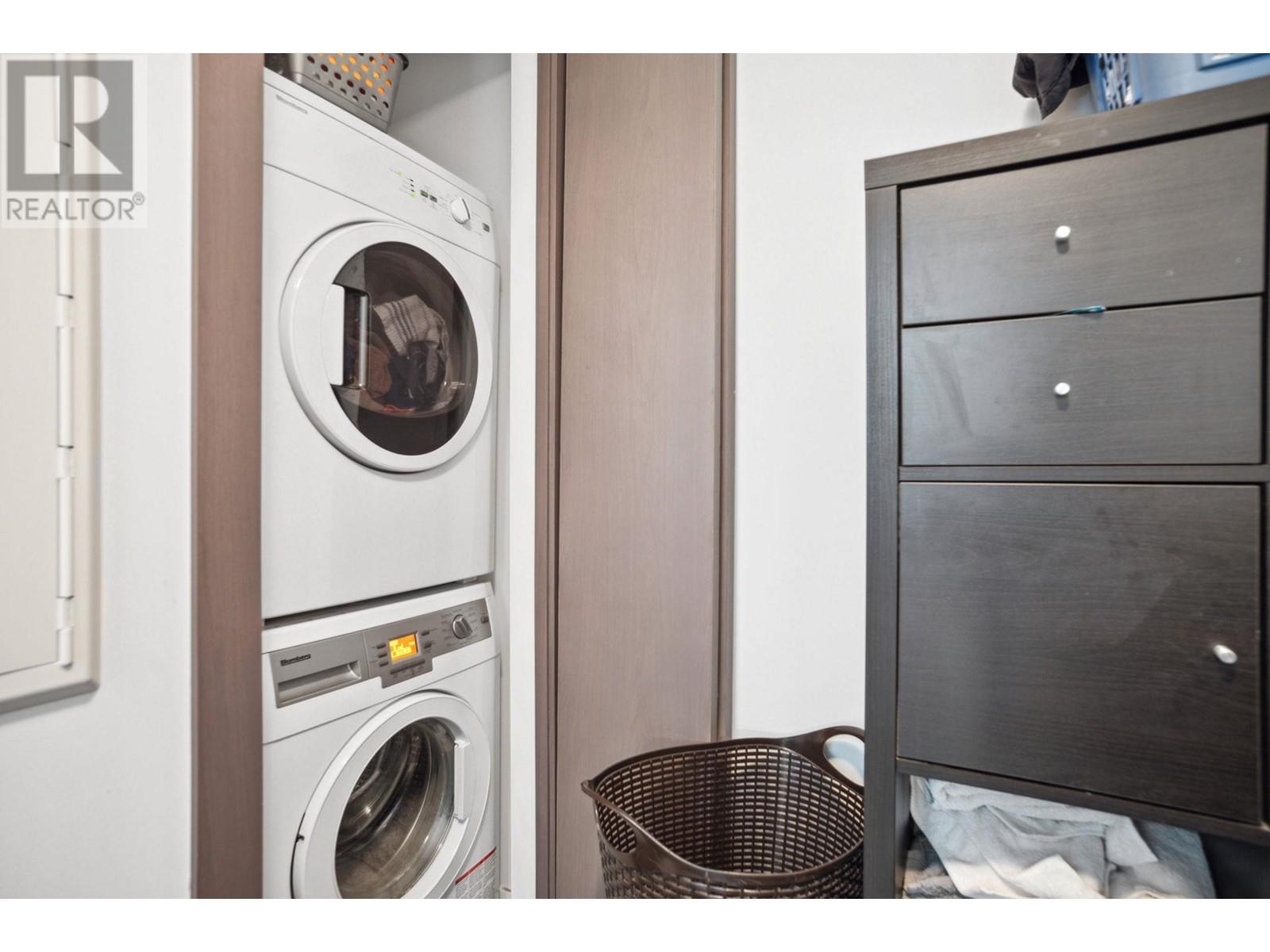 Listing Picture 20 of 32 : 1051 38 SMITHE STREET, Vancouver / 溫哥華 - 魯藝地產 Yvonne Lu Group - MLS Medallion Club Member