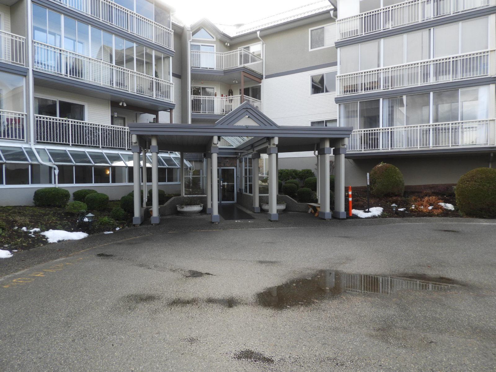 215 31930 Old Yale Road, Abbotsford, British Columbia  V2T 2C7 - Photo 2 - R2967369