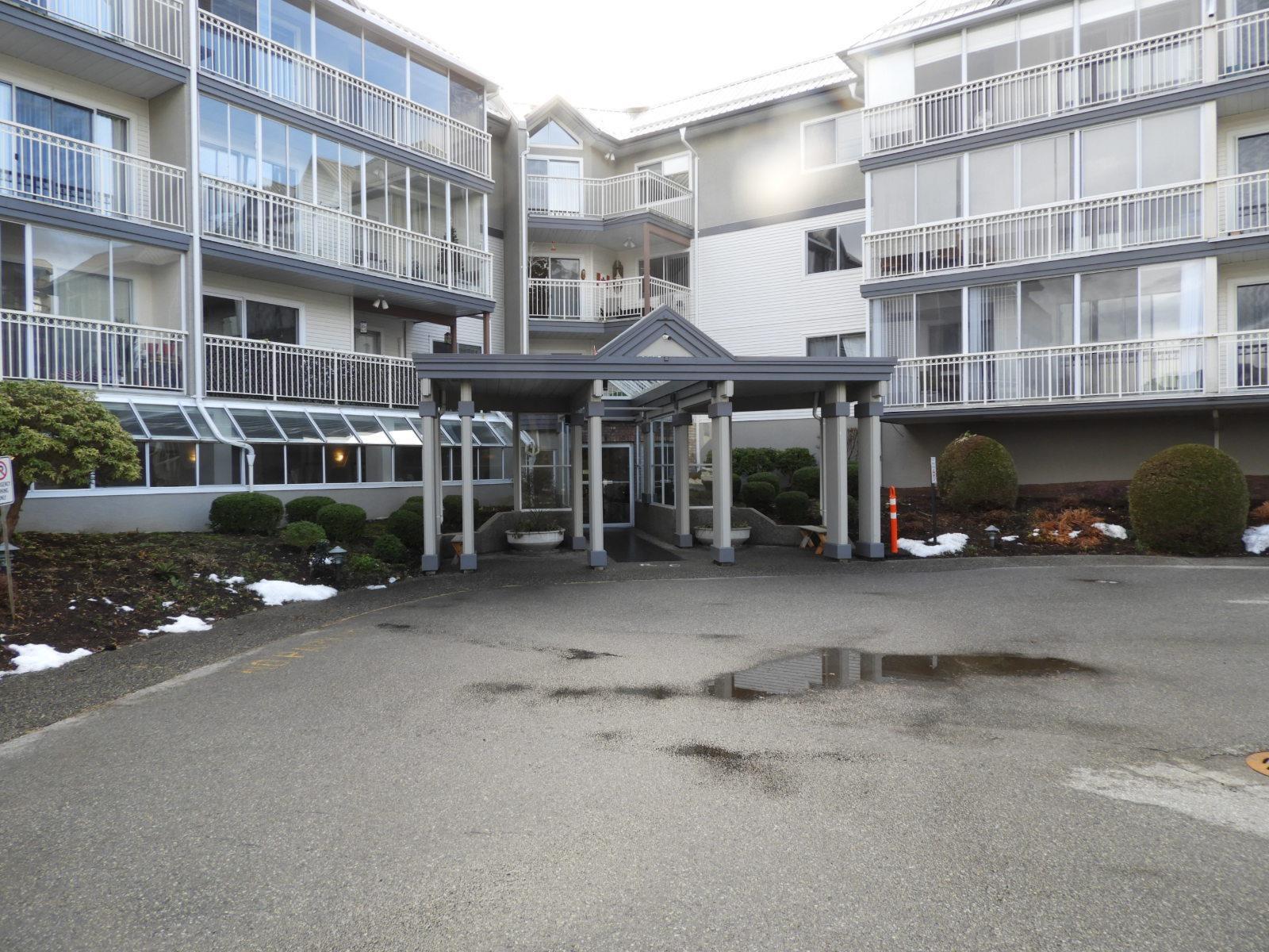 215 31930 Old Yale Road, Abbotsford, British Columbia  V2T 2C7 - Photo 1 - R2967369