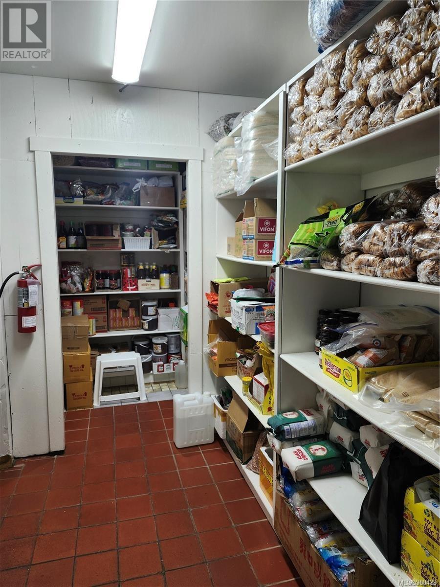 9819 Fifth St, Sidney, British Columbia  V8L 2X4 - Photo 10 - 988429