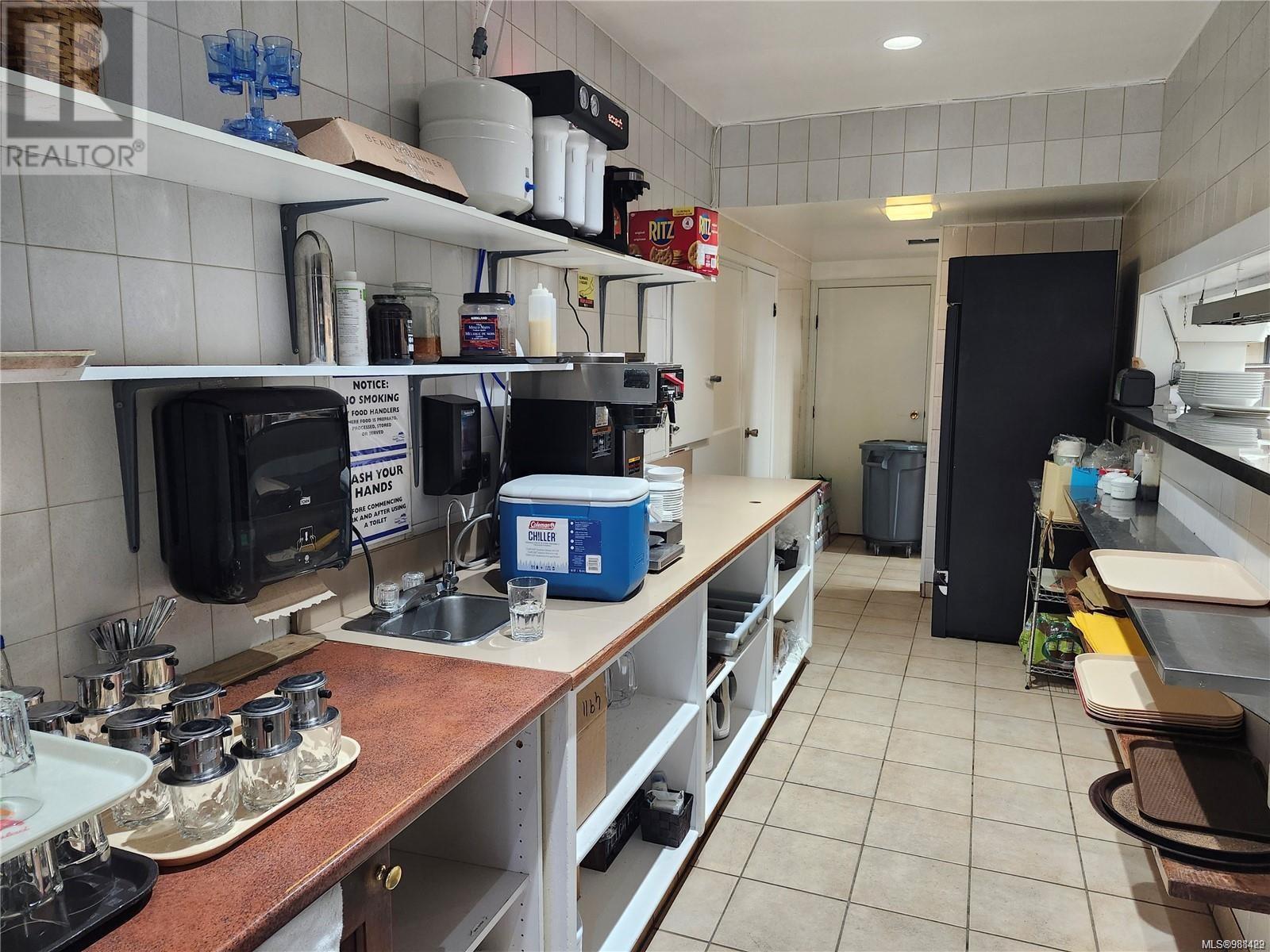 9819 Fifth St, Sidney, British Columbia  V8L 2X4 - Photo 23 - 988429