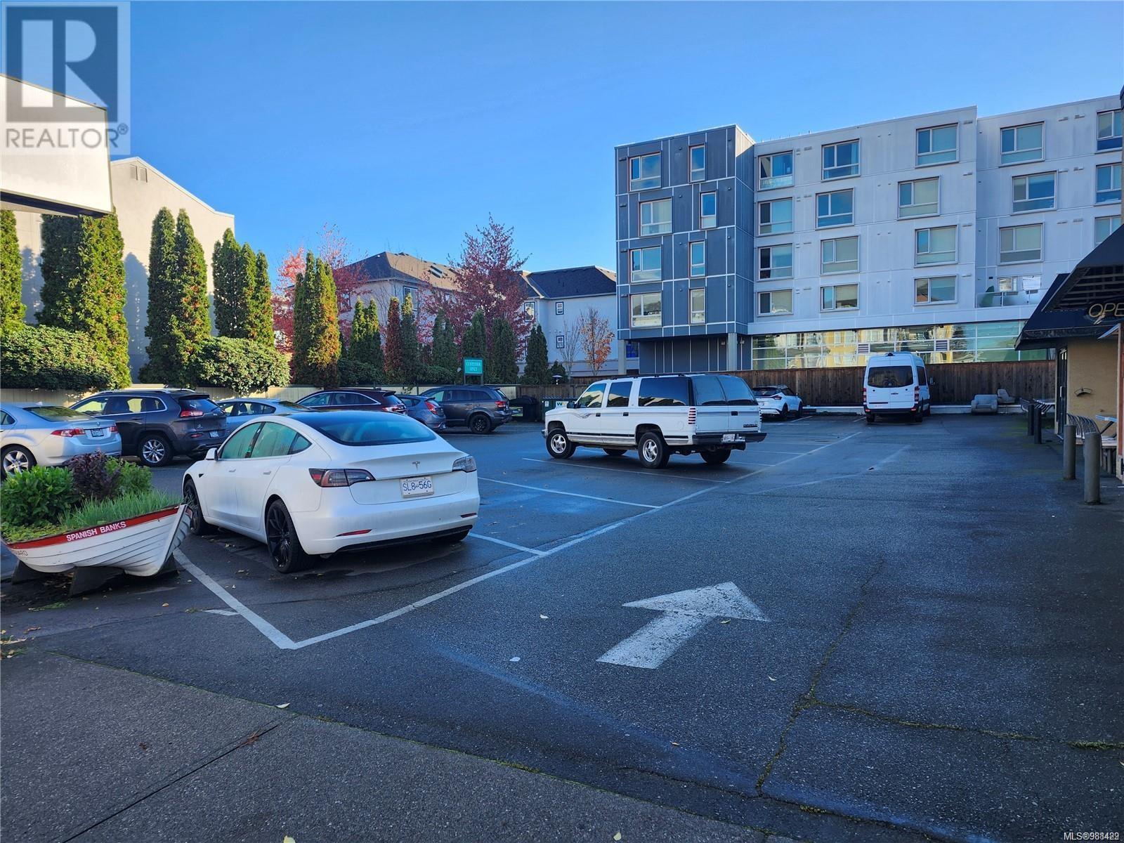 9819 Fifth St, Sidney, British Columbia  V8L 2X4 - Photo 3 - 988429