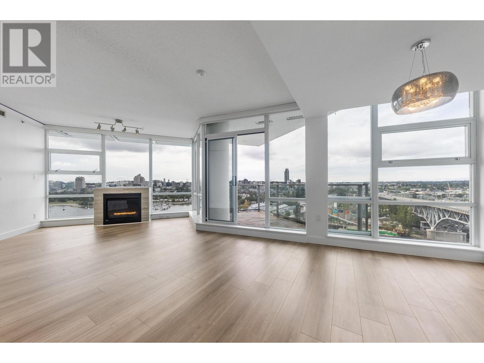 Listing Picture 2 of 11 : 2102 638 BEACH CRESCENT, Vancouver / 溫哥華 - 魯藝地產 Yvonne Lu Group - MLS Medallion Club Member