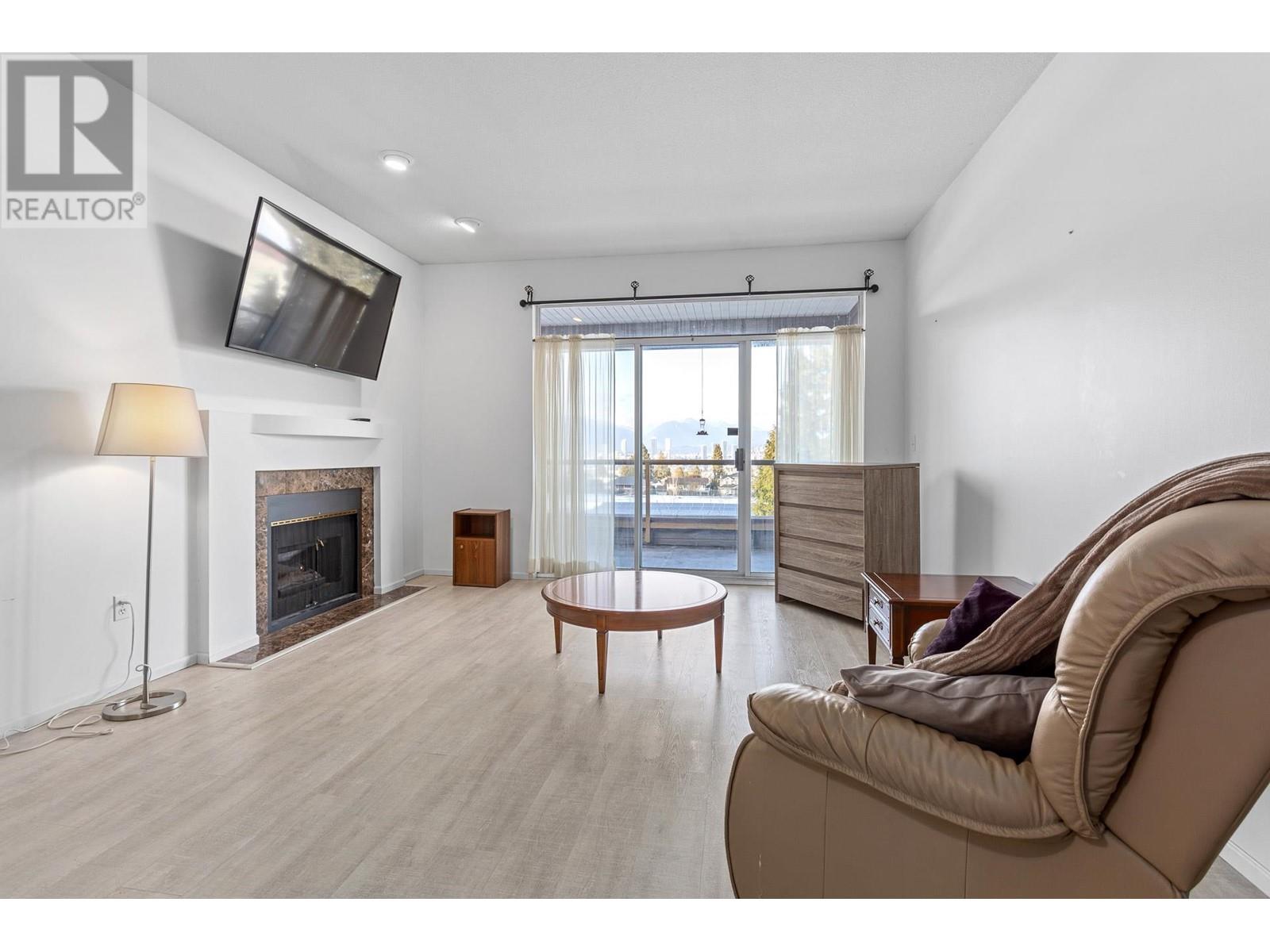 312 4951 Sanders Street, Burnaby, British Columbia  V5H 1S8 - Photo 5 - R2967699