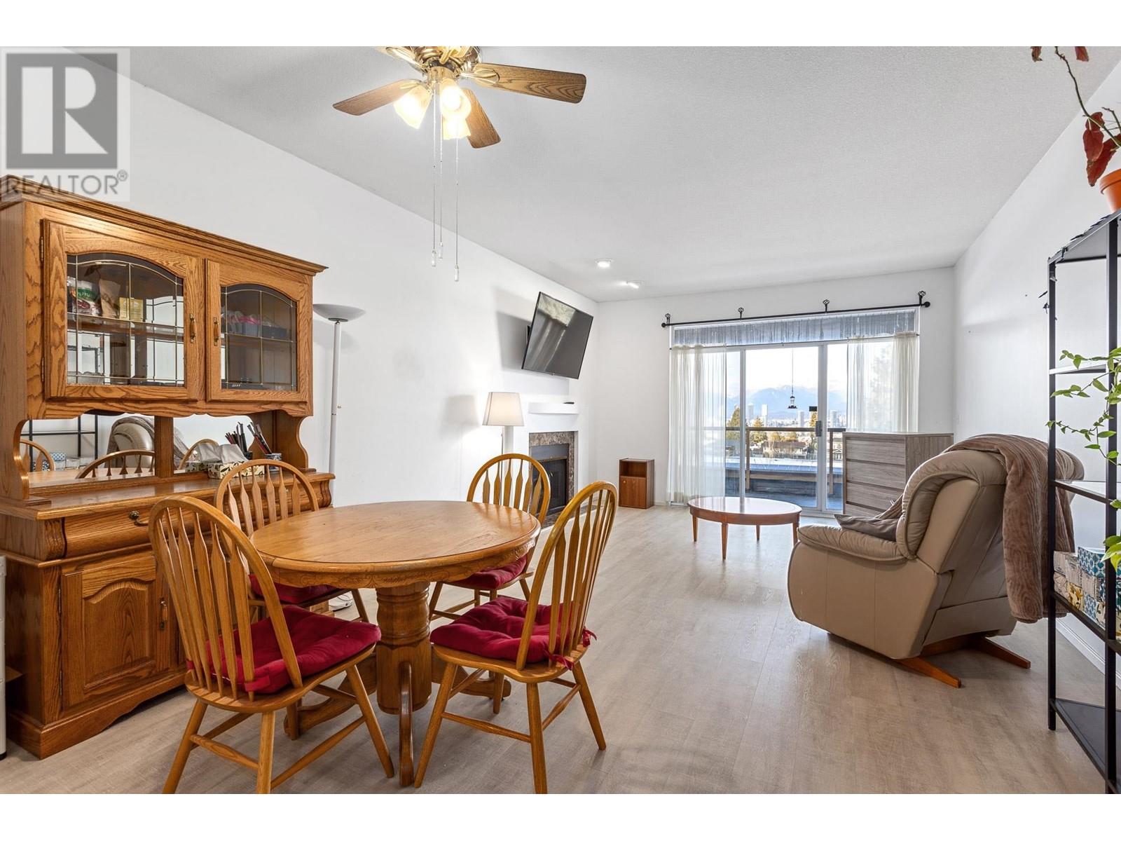 312 4951 Sanders Street, Burnaby, British Columbia  V5H 1S8 - Photo 4 - R2967699