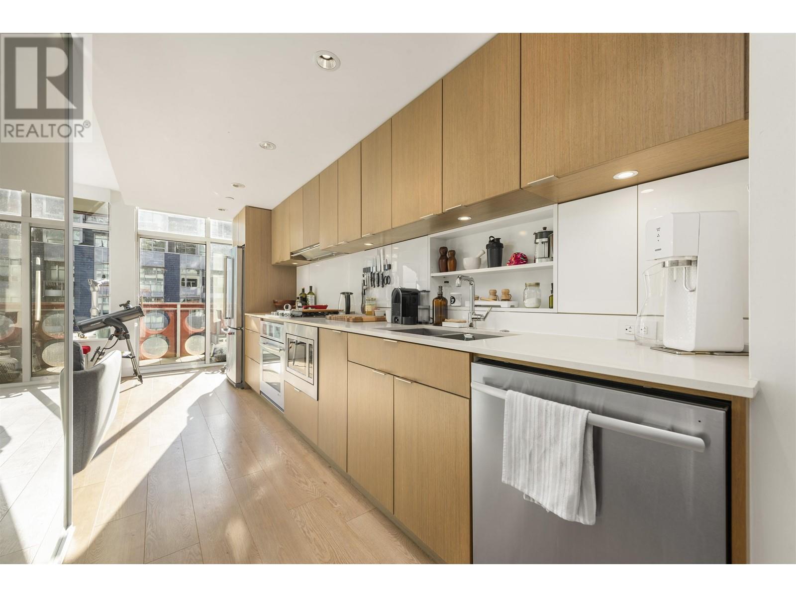 Listing Picture 8 of 19 : 315 161 E 1ST AVENUE, Vancouver / 溫哥華 - 魯藝地產 Yvonne Lu Group - MLS Medallion Club Member