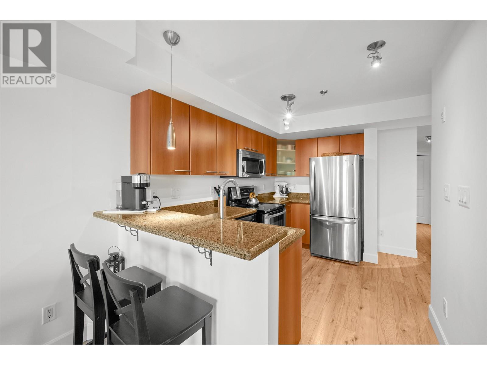 Listing Picture 10 of 32 : 203 1718 VENABLES STREET, Vancouver / 溫哥華 - 魯藝地產 Yvonne Lu Group - MLS Medallion Club Member