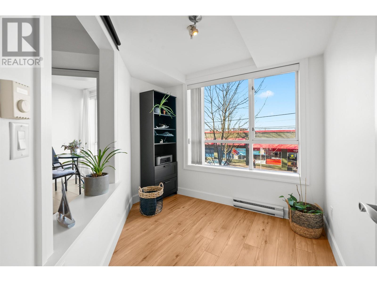 Listing Picture 12 of 32 : 203 1718 VENABLES STREET, Vancouver / 溫哥華 - 魯藝地產 Yvonne Lu Group - MLS Medallion Club Member