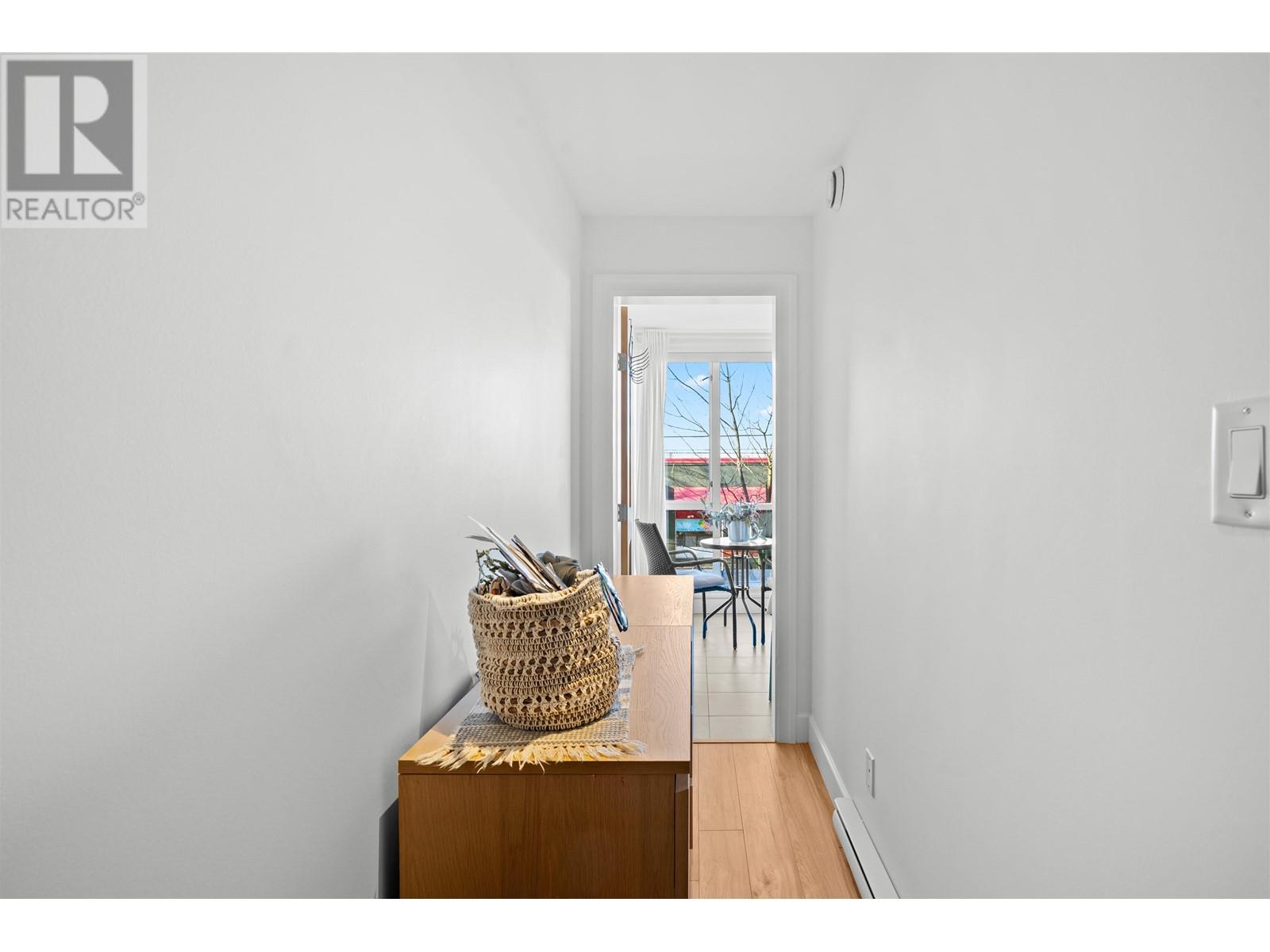 Listing Picture 19 of 32 : 203 1718 VENABLES STREET, Vancouver / 溫哥華 - 魯藝地產 Yvonne Lu Group - MLS Medallion Club Member