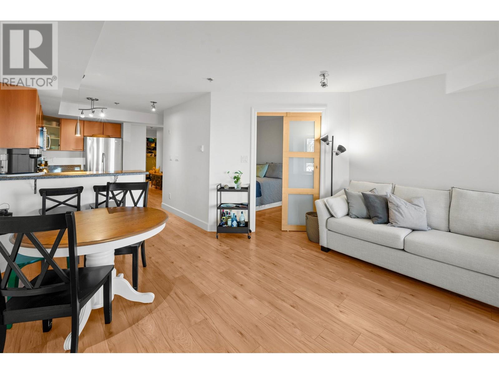 Listing Picture 4 of 32 : 203 1718 VENABLES STREET, Vancouver / 溫哥華 - 魯藝地產 Yvonne Lu Group - MLS Medallion Club Member