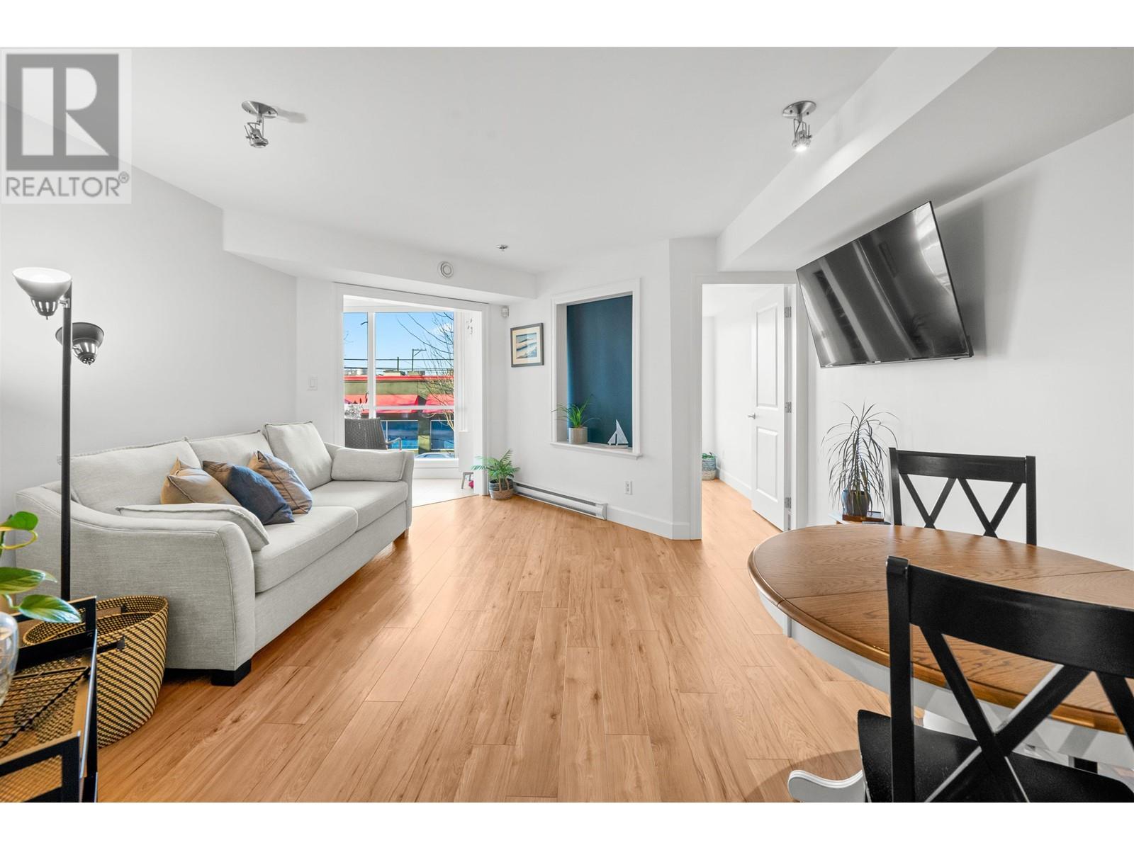 Listing Picture 5 of 32 : 203 1718 VENABLES STREET, Vancouver / 溫哥華 - 魯藝地產 Yvonne Lu Group - MLS Medallion Club Member