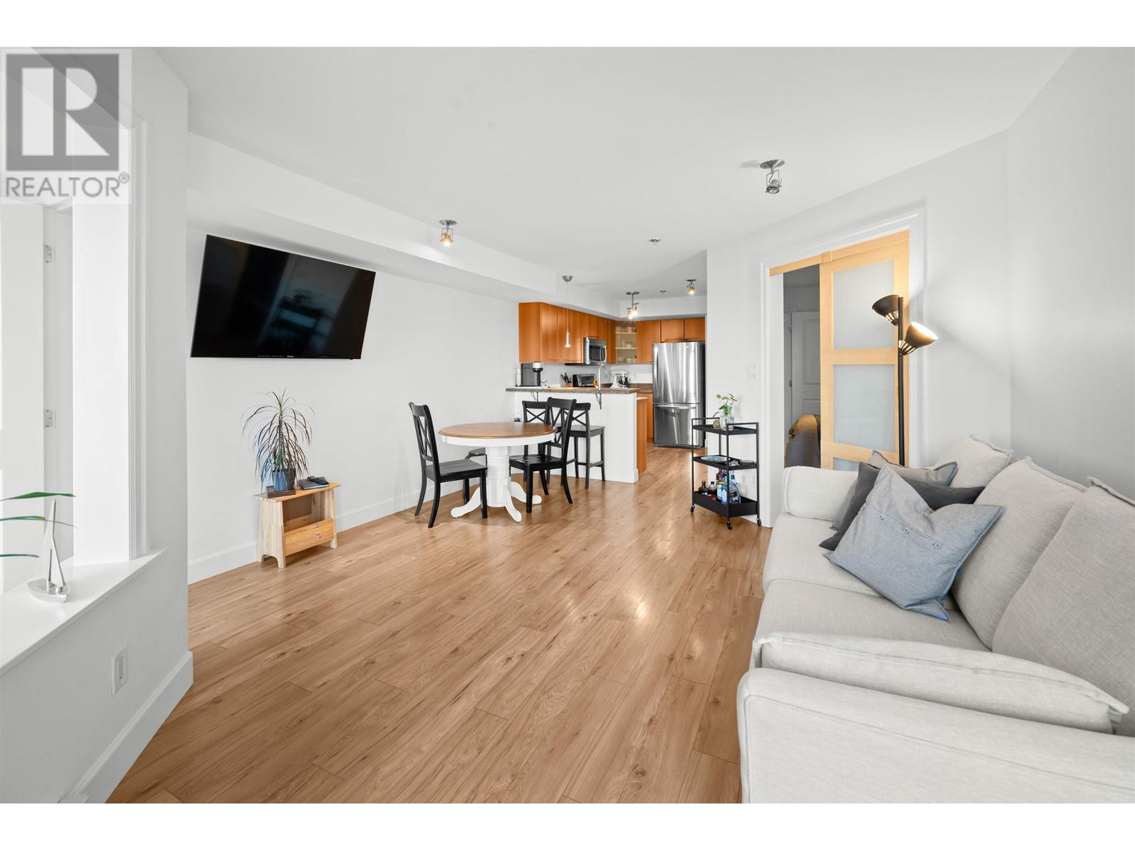 Listing Picture 7 of 32 : 203 1718 VENABLES STREET, Vancouver / 溫哥華 - 魯藝地產 Yvonne Lu Group - MLS Medallion Club Member