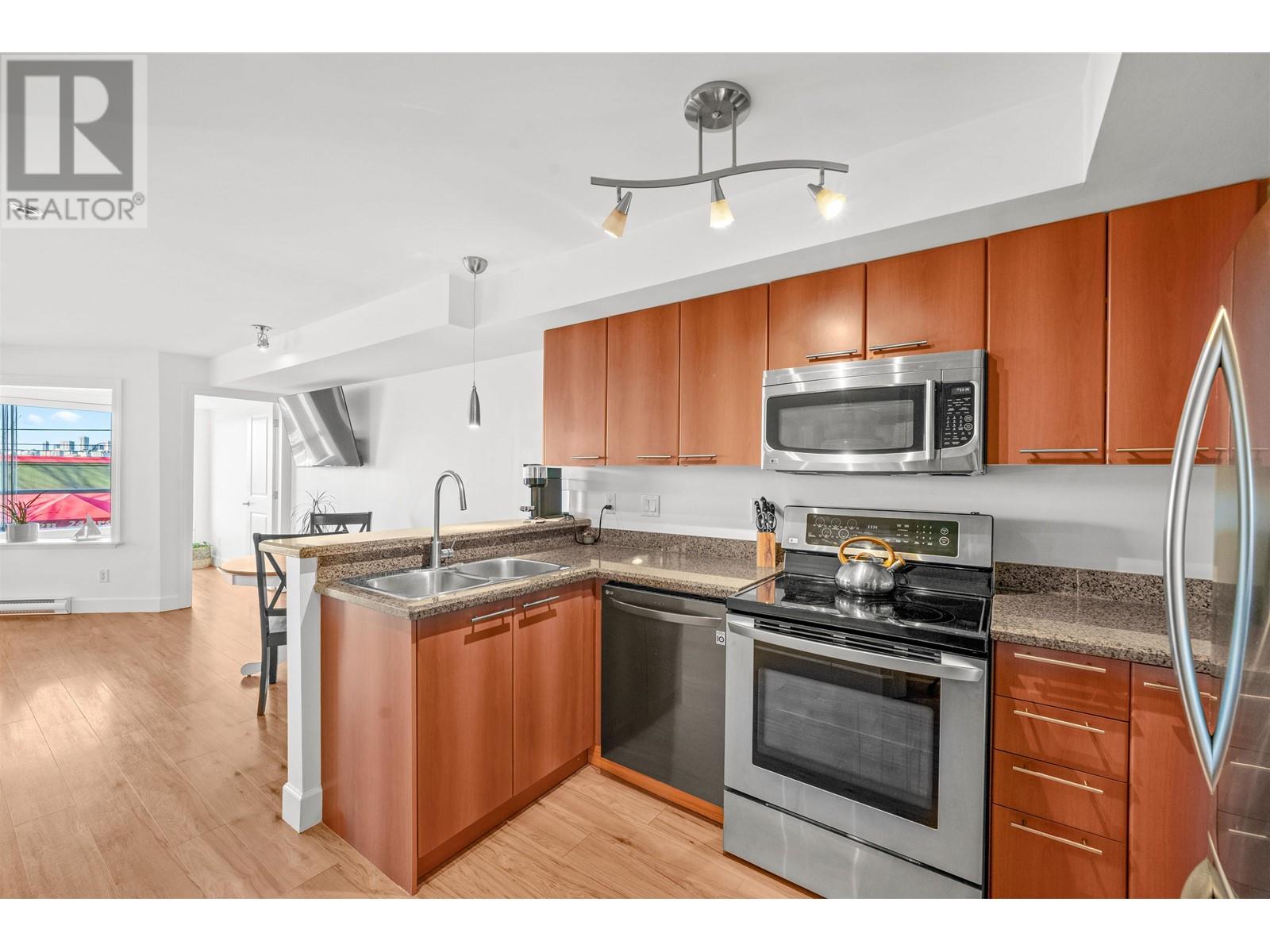 Listing Picture 9 of 32 : 203 1718 VENABLES STREET, Vancouver / 溫哥華 - 魯藝地產 Yvonne Lu Group - MLS Medallion Club Member