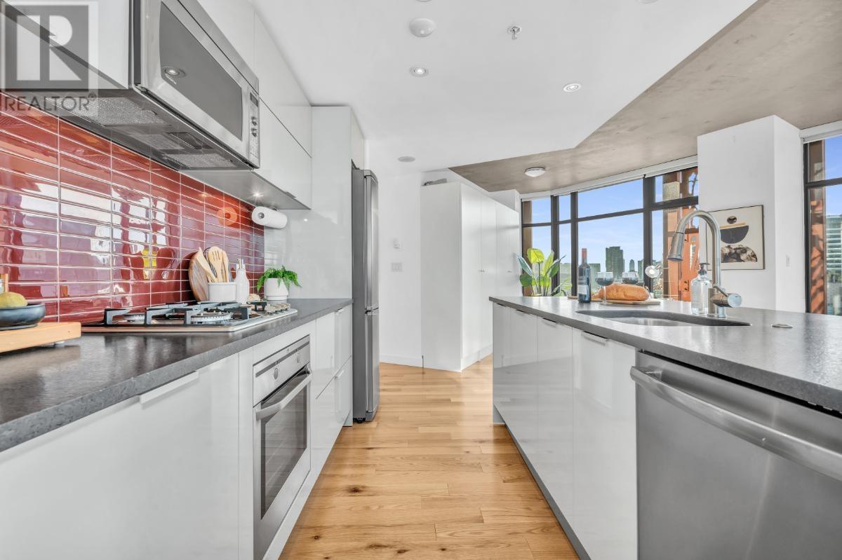 Listing Picture 13 of 39 : 2110 128 W CORDOVA STREET, Vancouver / 溫哥華 - 魯藝地產 Yvonne Lu Group - MLS Medallion Club Member