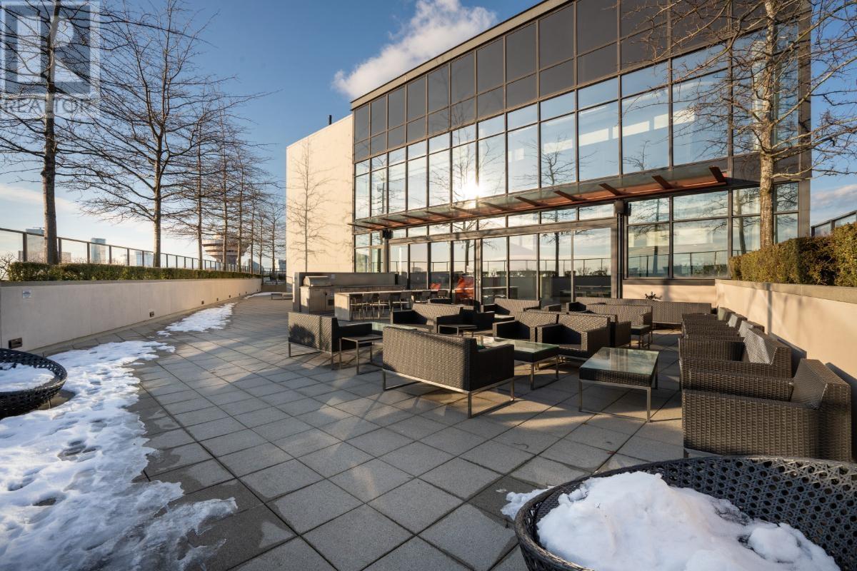 Listing Picture 29 of 39 : 2110 128 W CORDOVA STREET, Vancouver / 溫哥華 - 魯藝地產 Yvonne Lu Group - MLS Medallion Club Member