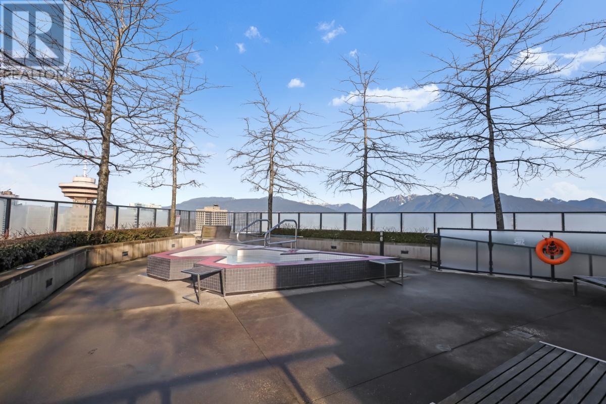 Listing Picture 34 of 39 : 2110 128 W CORDOVA STREET, Vancouver / 溫哥華 - 魯藝地產 Yvonne Lu Group - MLS Medallion Club Member