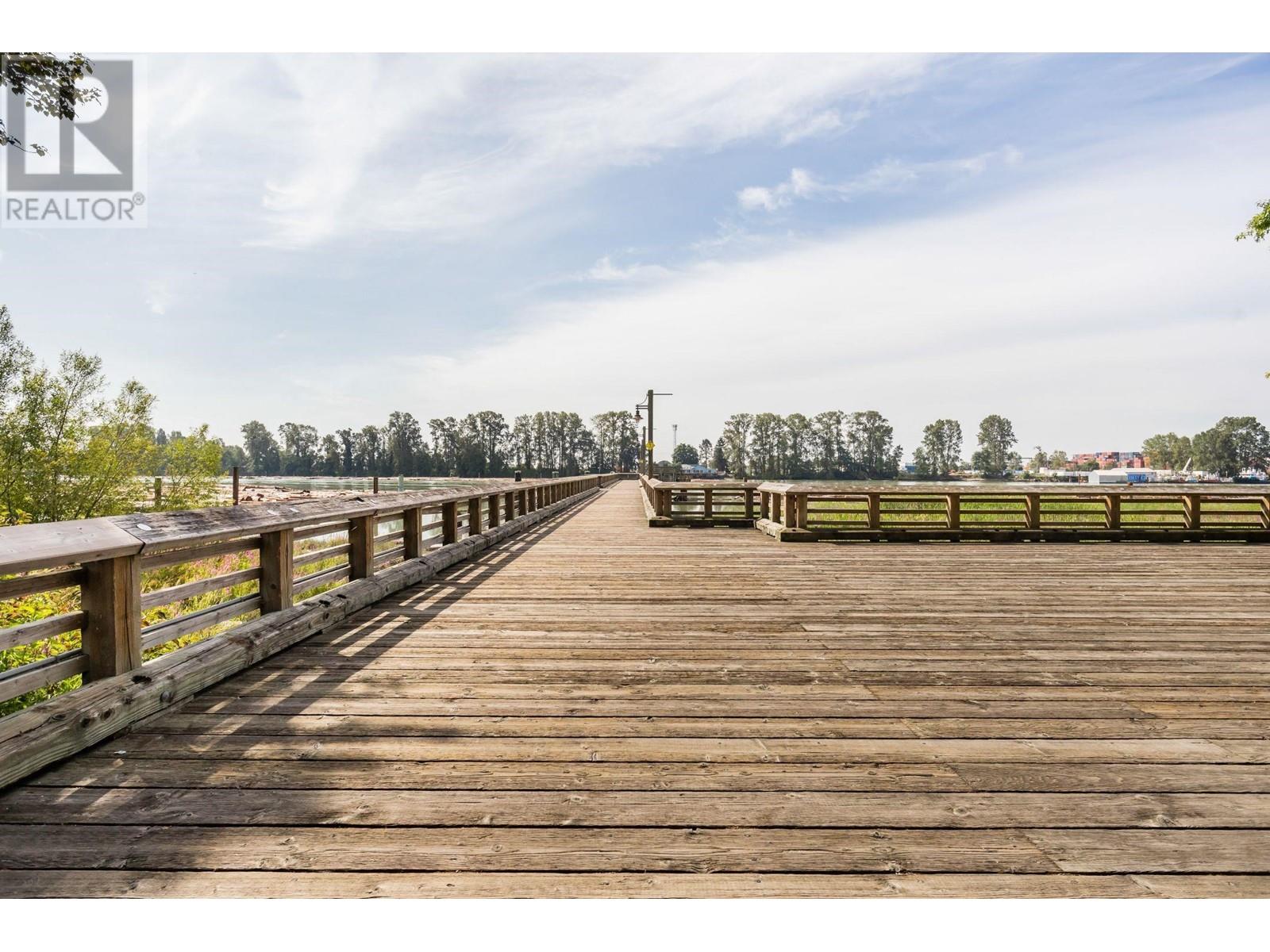 Listing Picture 22 of 23 : 312 3138 RIVERWALK AVENUE, Vancouver / 溫哥華 - 魯藝地產 Yvonne Lu Group - MLS Medallion Club Member