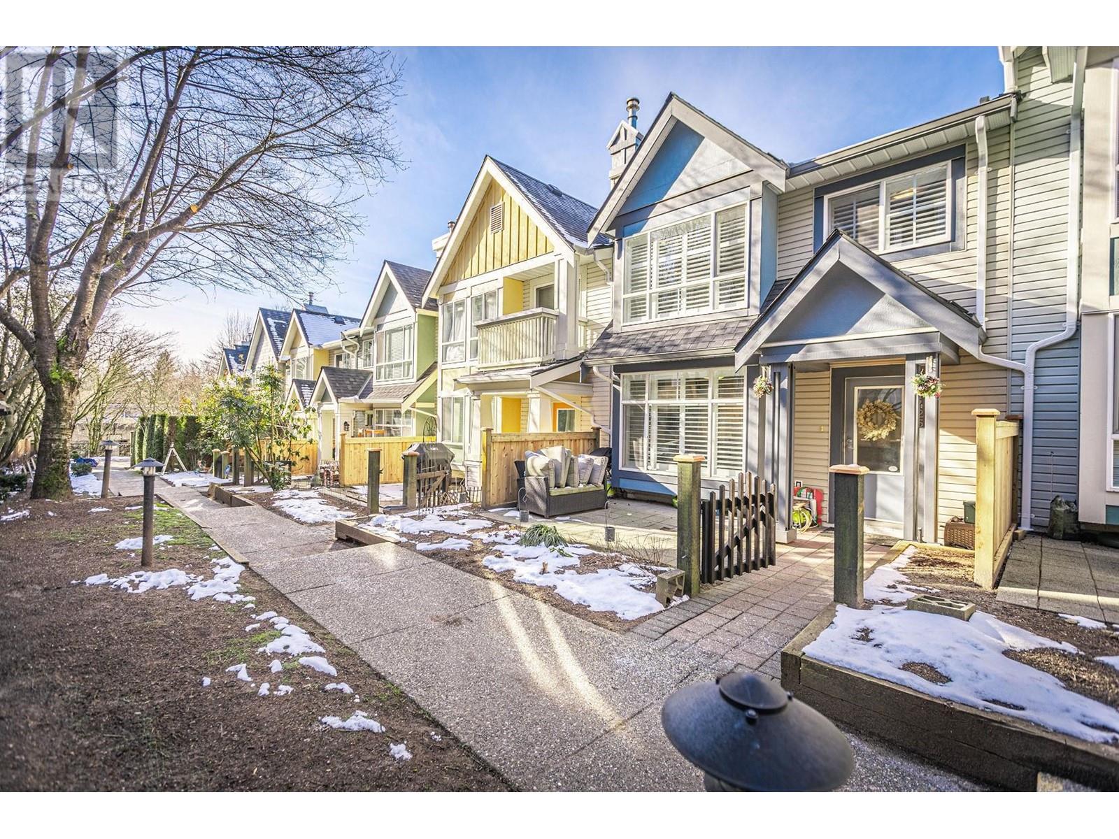 Listing Picture 22 of 22 : 7426 MAGNOLIA TERRACE, Burnaby / 本拿比 - 魯藝地產 Yvonne Lu Group - MLS Medallion Club Member